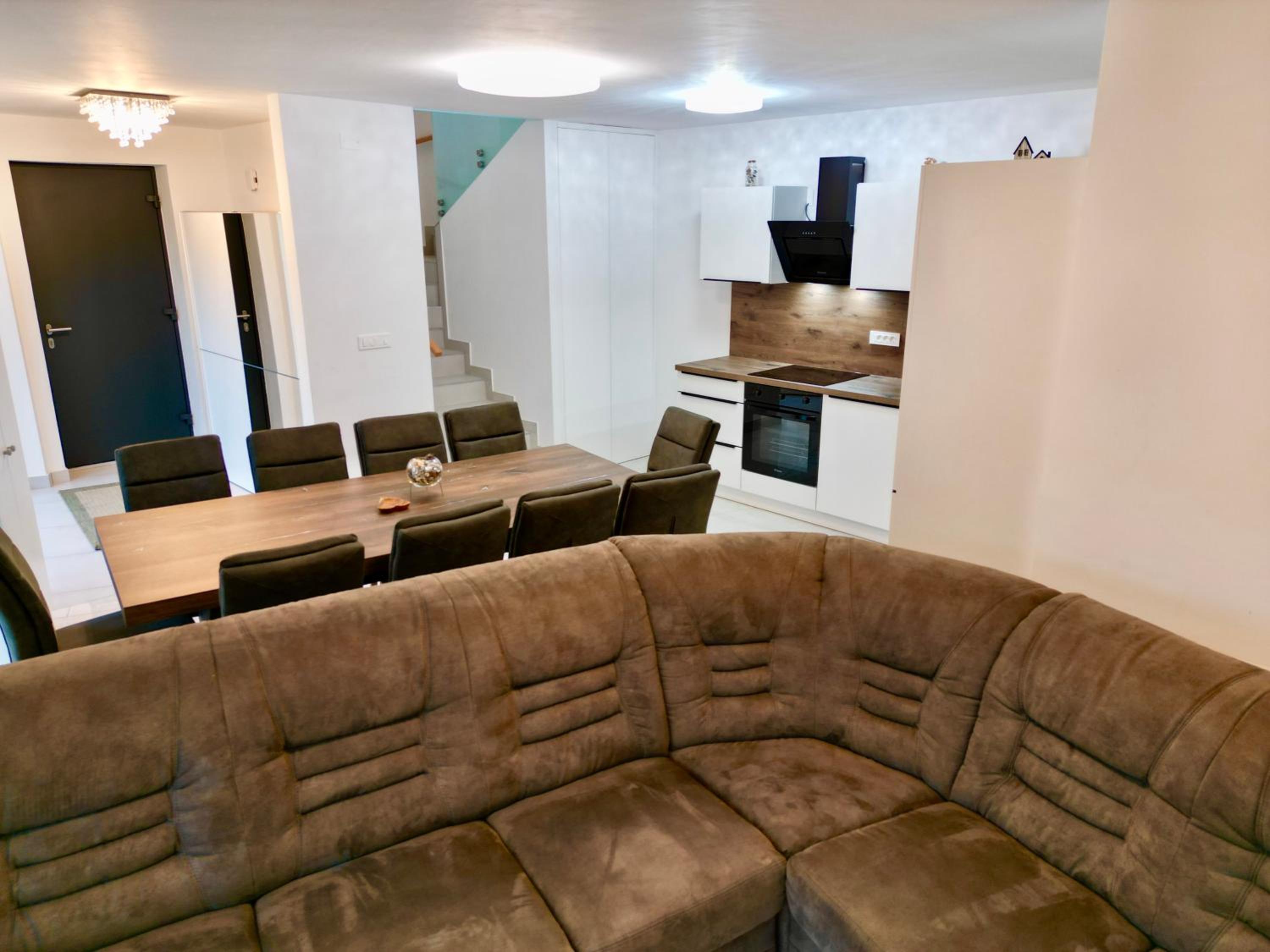 Jacobs Legacy - 4 Bedroom House, Free Parking, near City Center