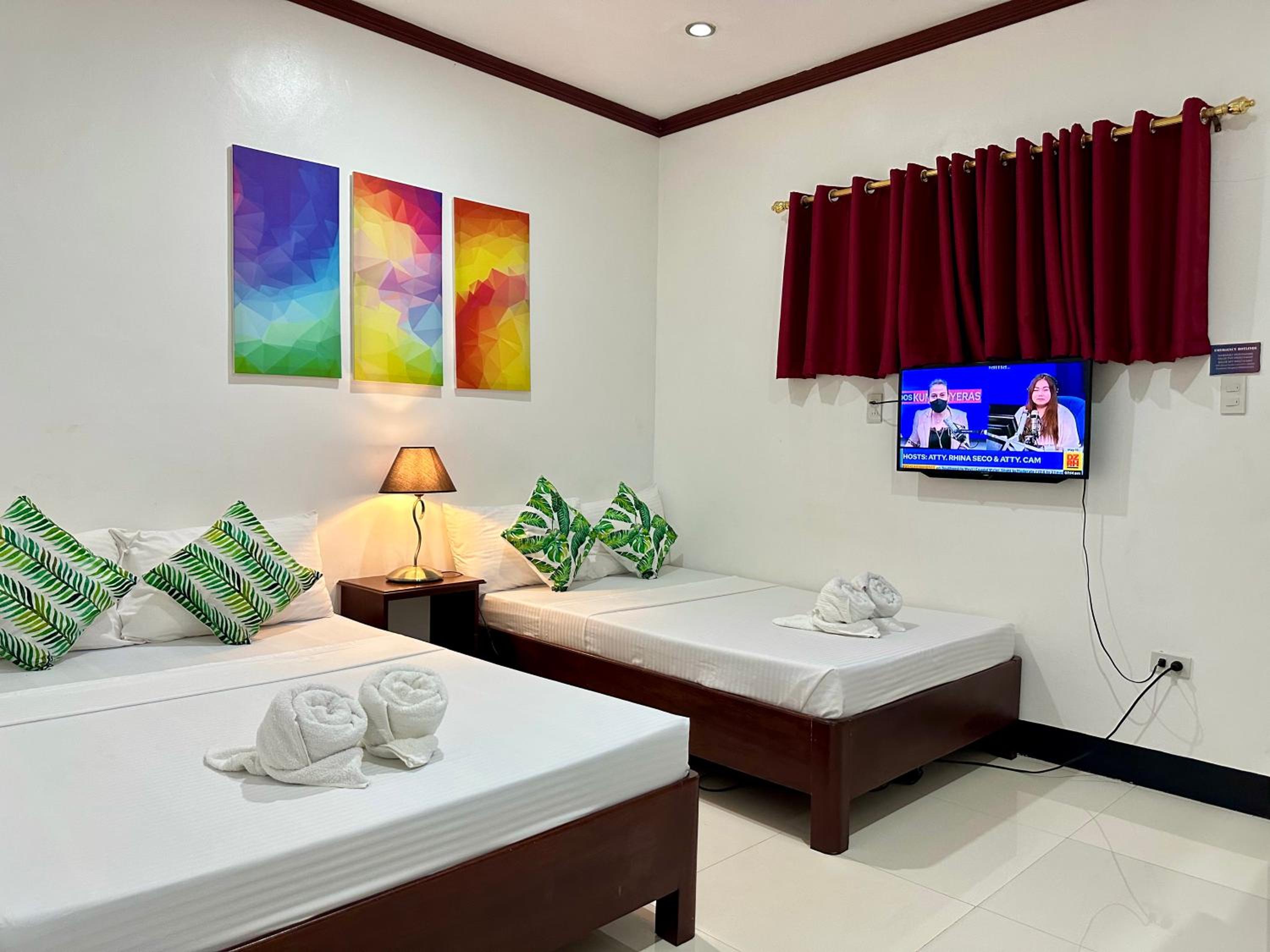 Endless Summer Hotel Baler