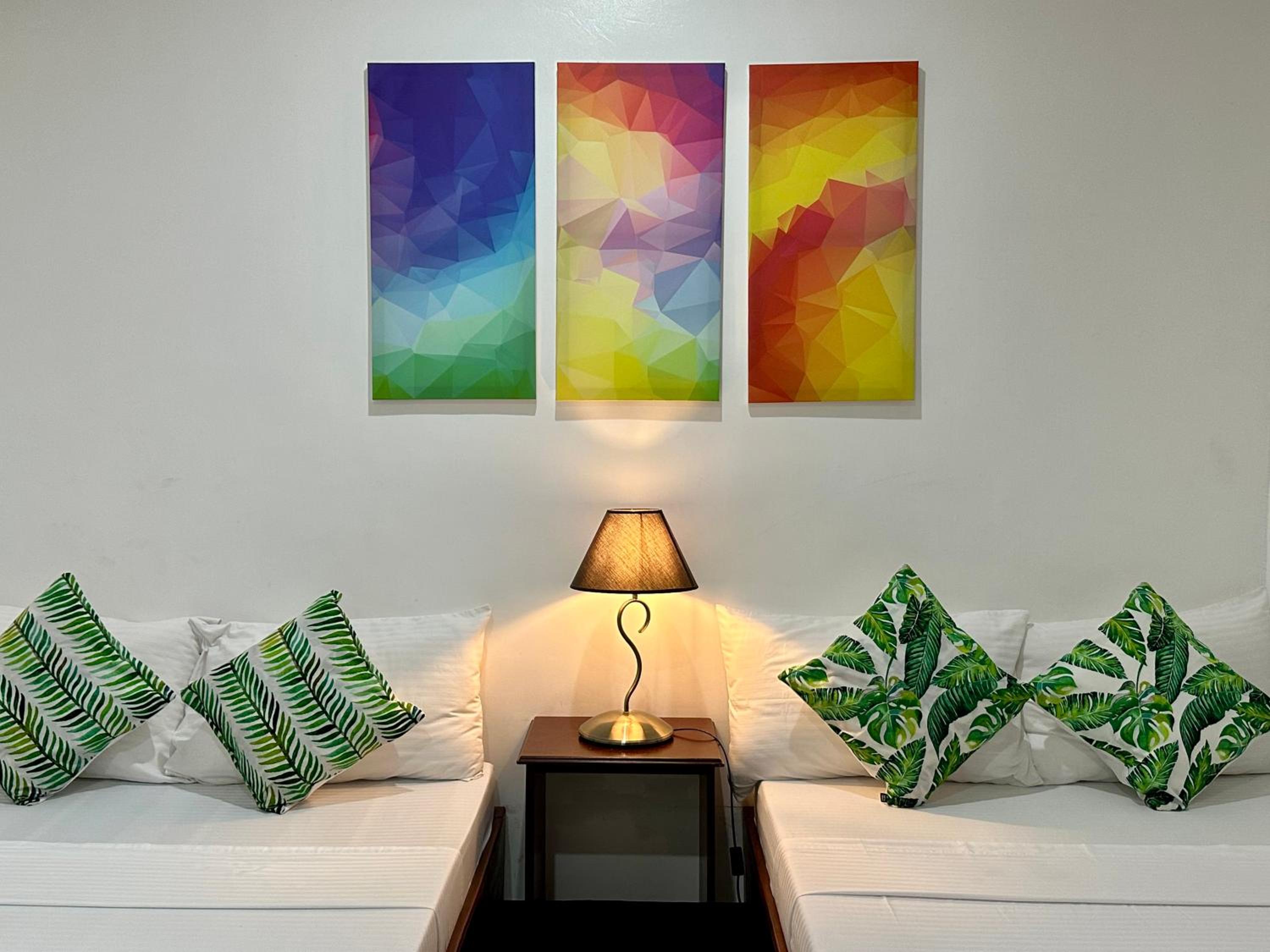 Endless Summer Hotel Baler