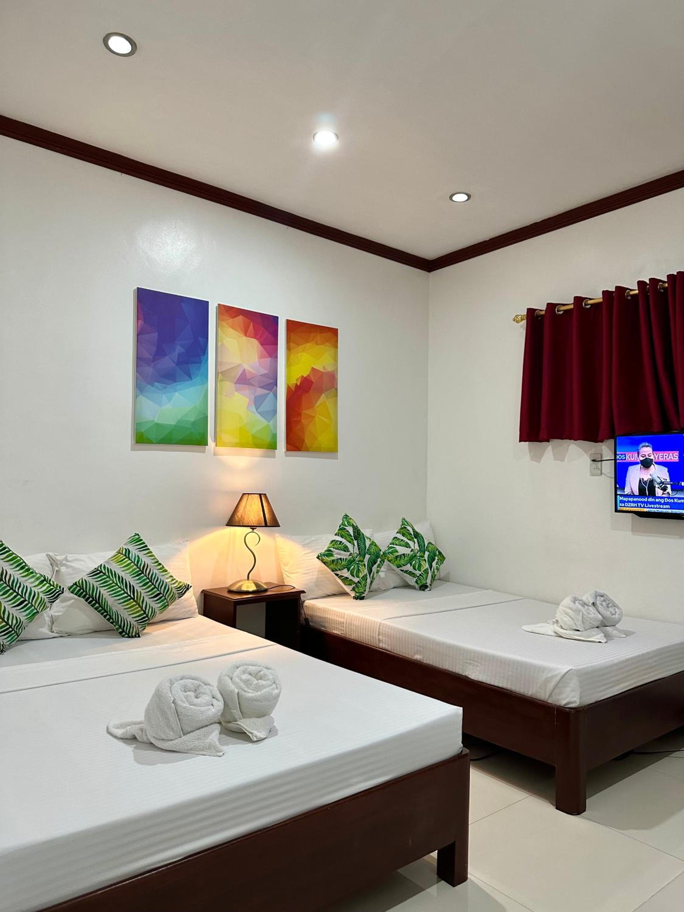 Endless Summer Hotel Baler