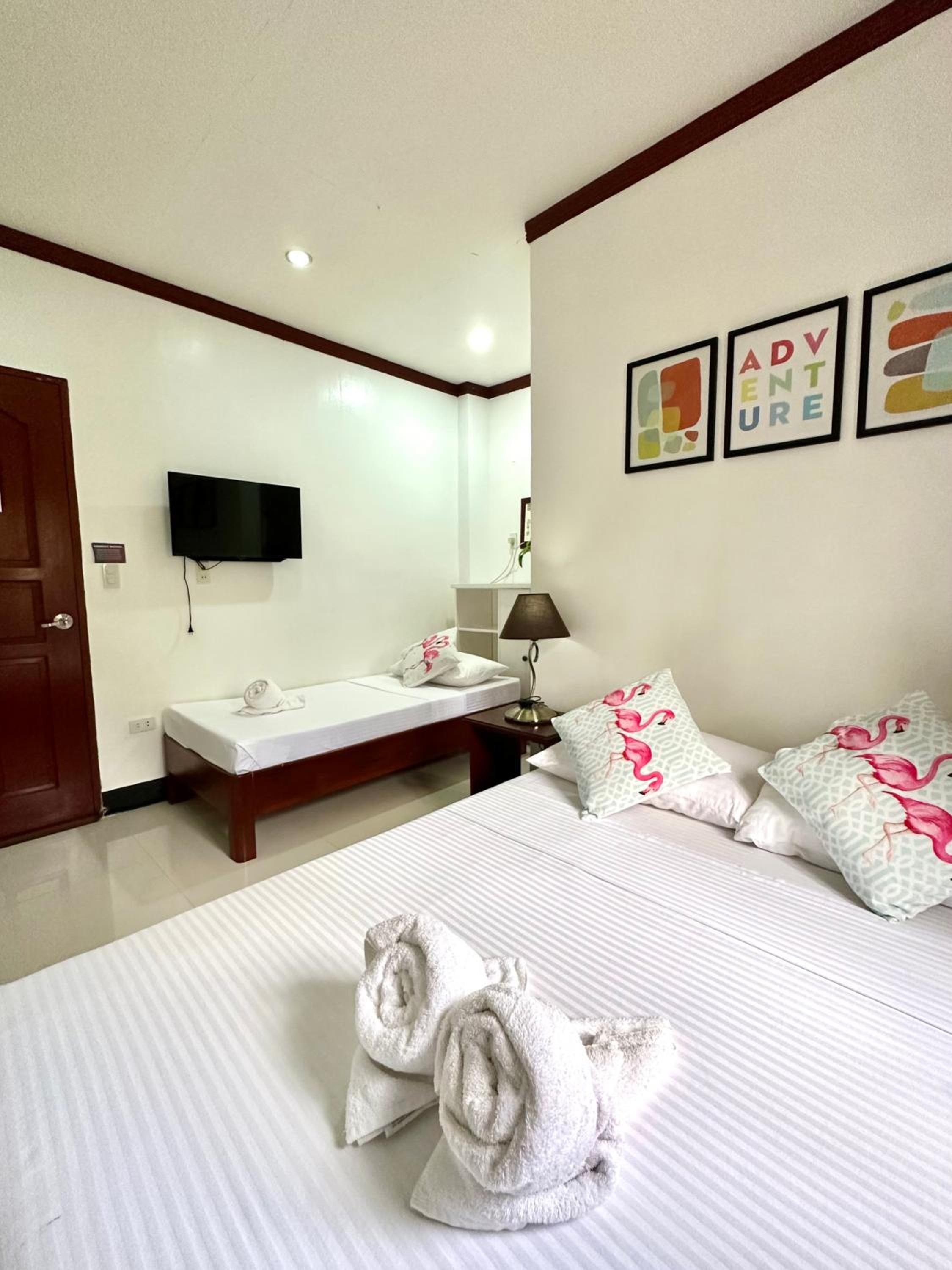 Endless Summer Hotel Baler