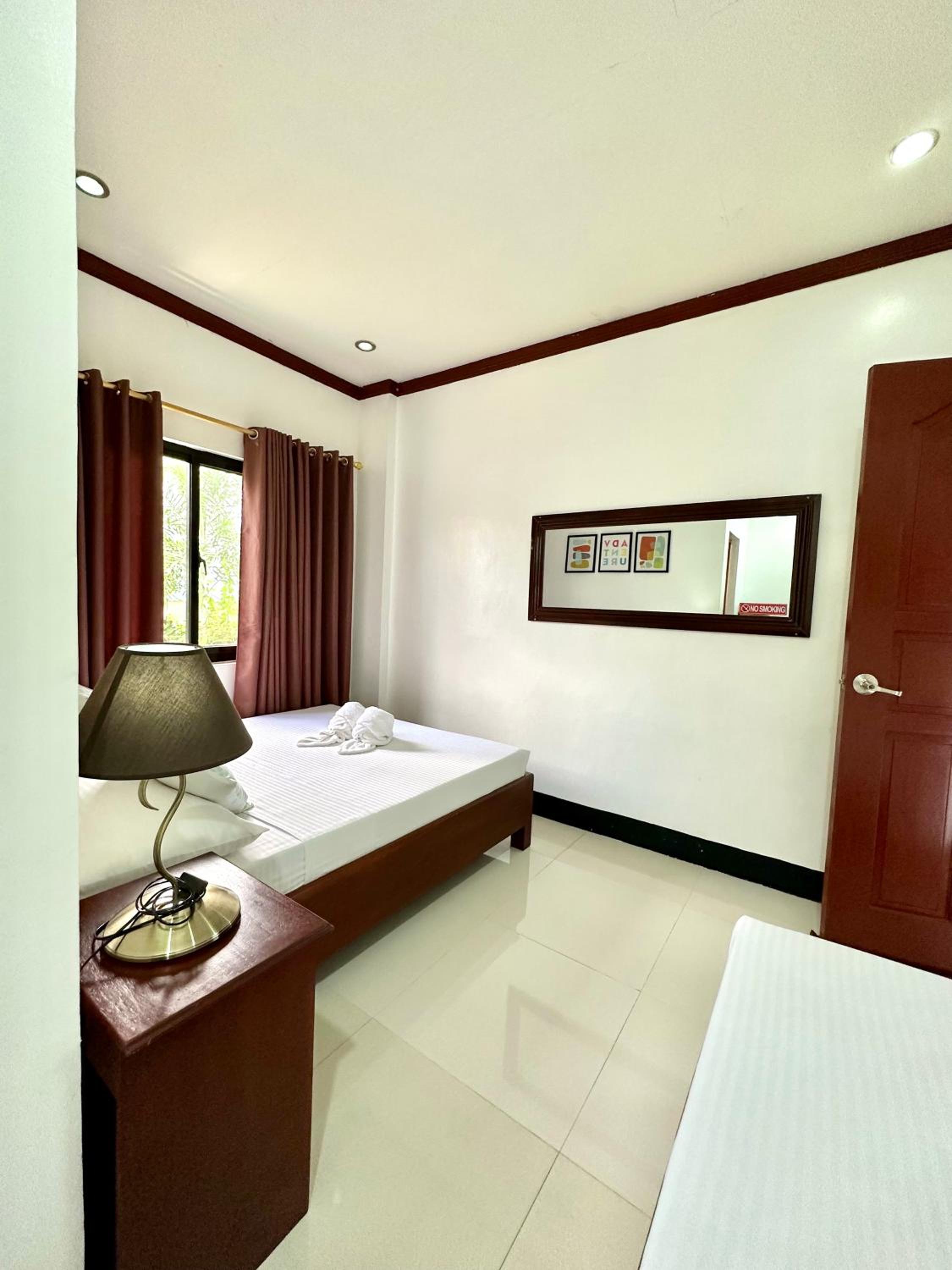 Endless Summer Hotel Baler