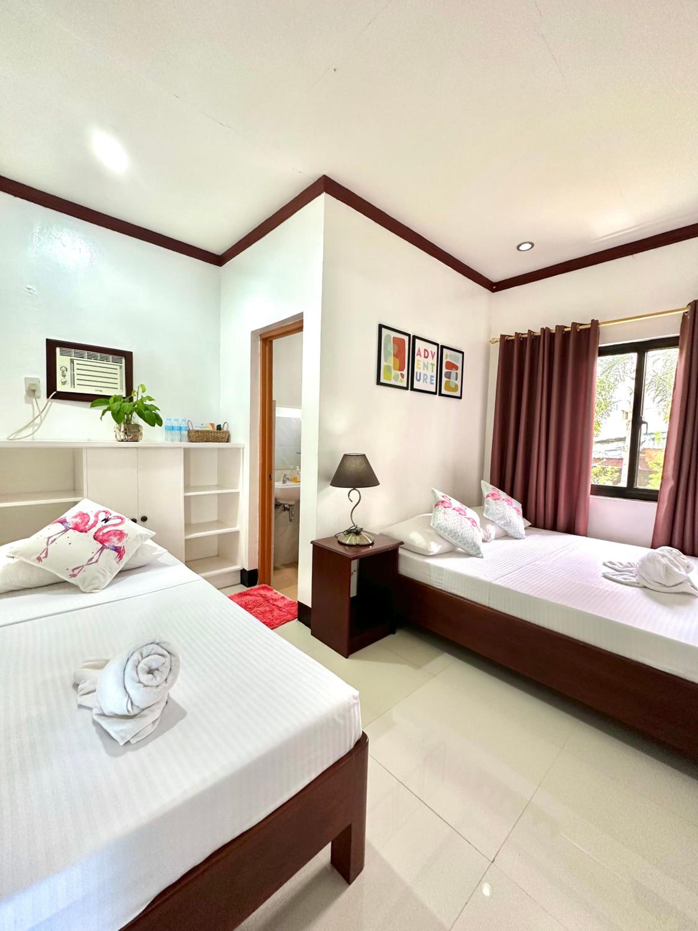 Endless Summer Hotel Baler