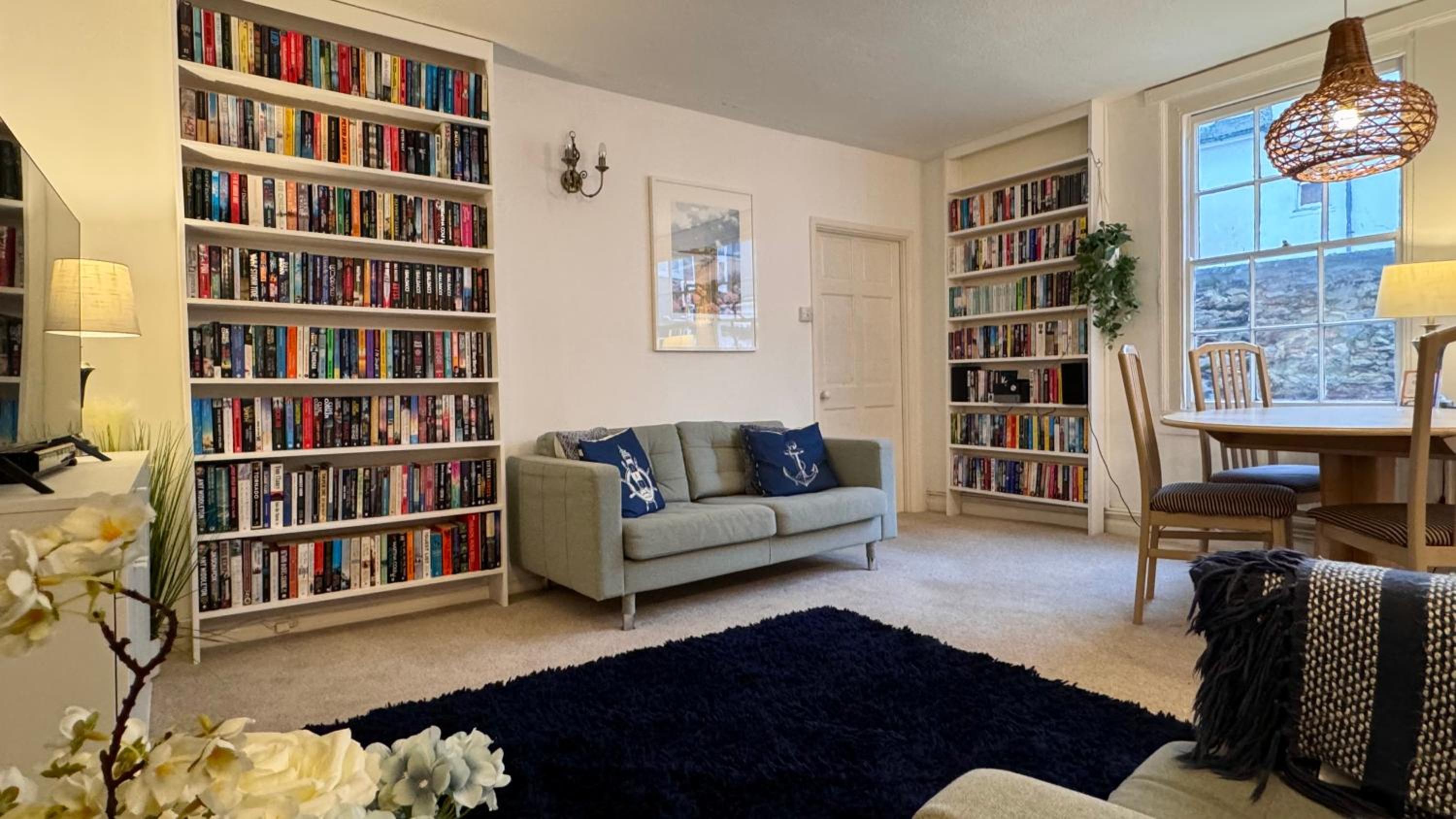 Bosun's Call Central Dartmouth - 2 Bed homely Apartment Self Check In - Pet Friendly Fast WiFi & Workspace - Perfect location in the middle of the old town, photo 37