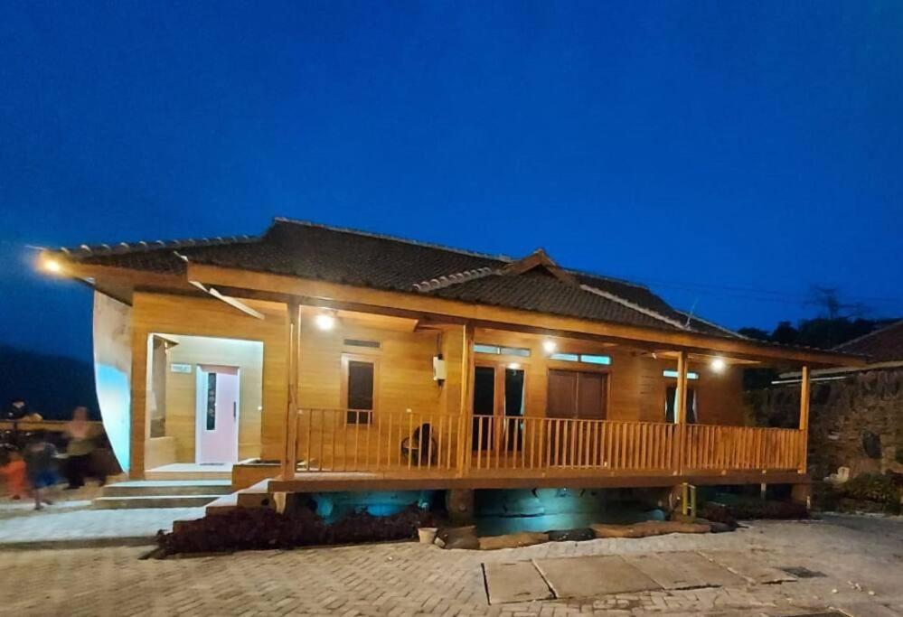 Villa Sari Leueut Suramadu Majalengka