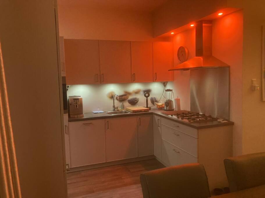 Comfortable house close by Boulevard and Beach view 2