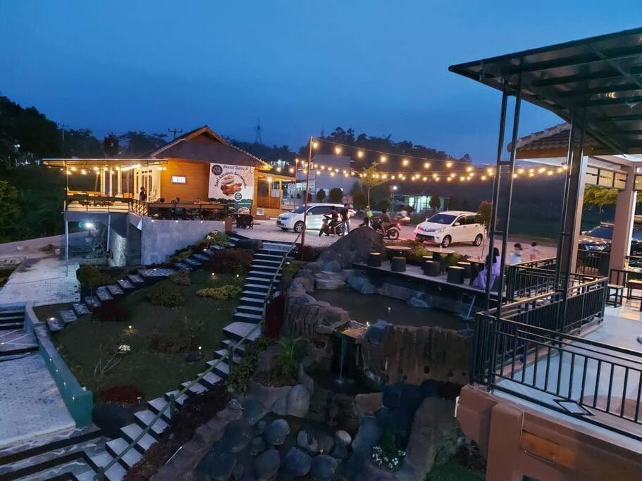 Villa Sari Leueut Suramadu Majalengka