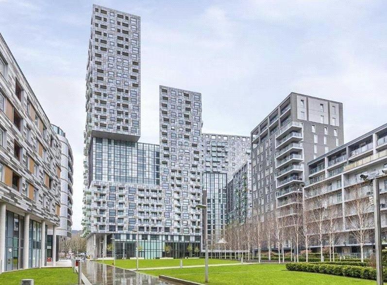 Modern 2Bed Apartment with High Rise view London Canary Wharf - Perfect for long stays