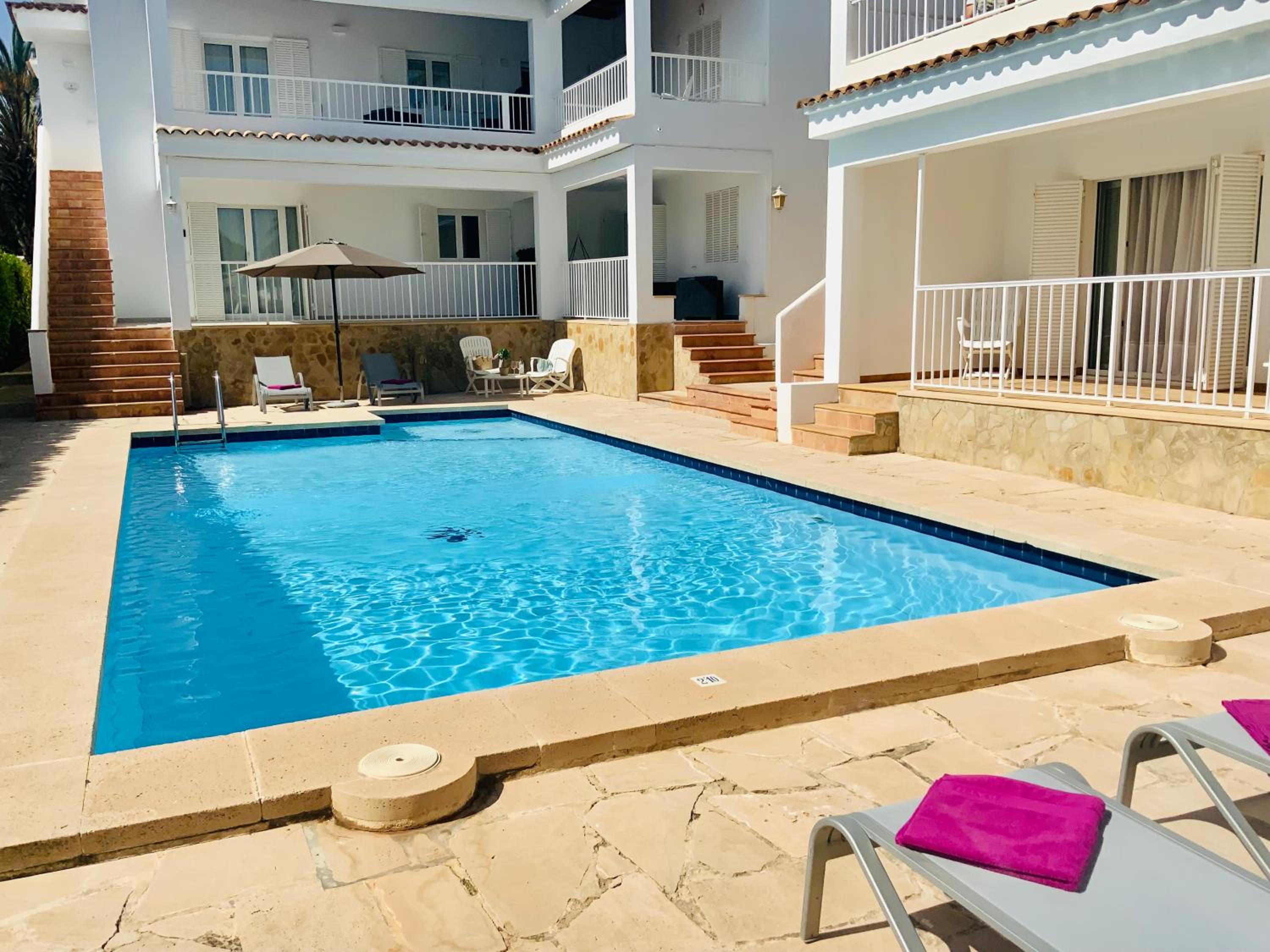 Sol Apartment. Pool, BBC, Free Wifi photo 3
