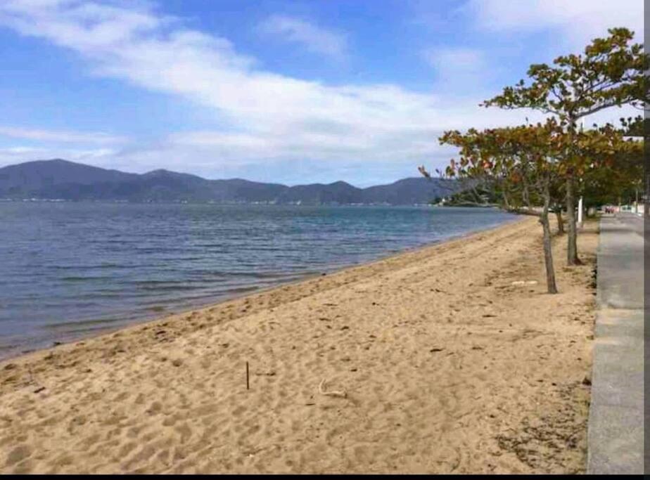 Apto na Praia de Fora - Palhoça