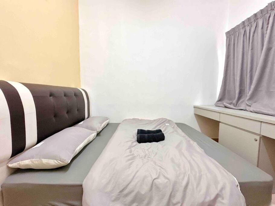 TAMAN UNIVERSITI THREE BEDROOMS 6-10Pax UTM, SKUDAI photo 8