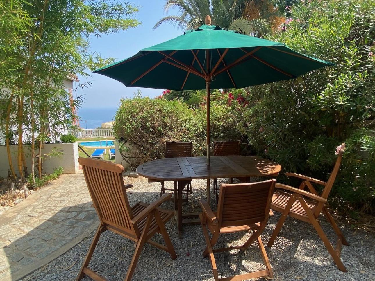 Spacious villa with sea view and private pool