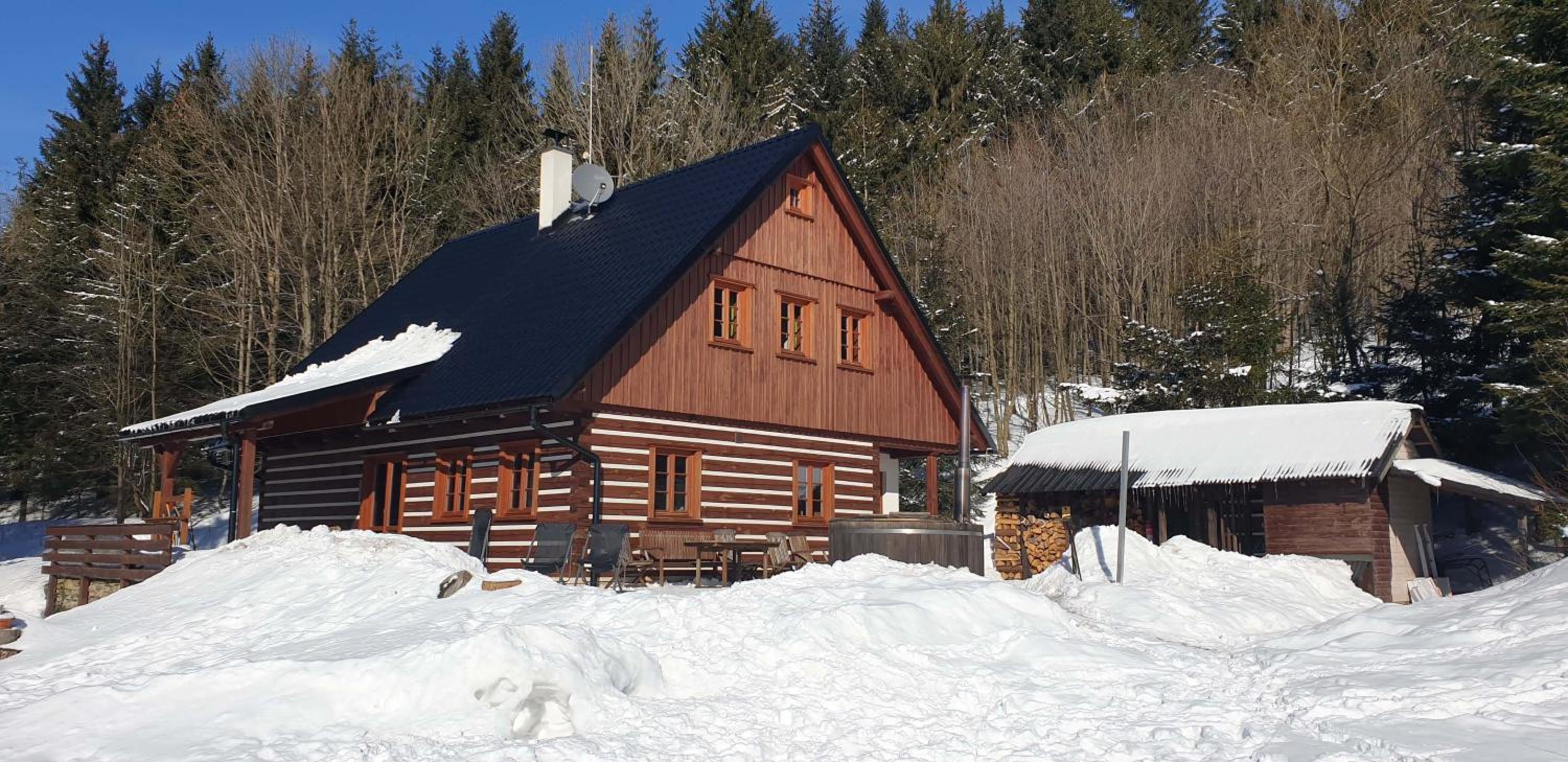 Roubenka pod lesem