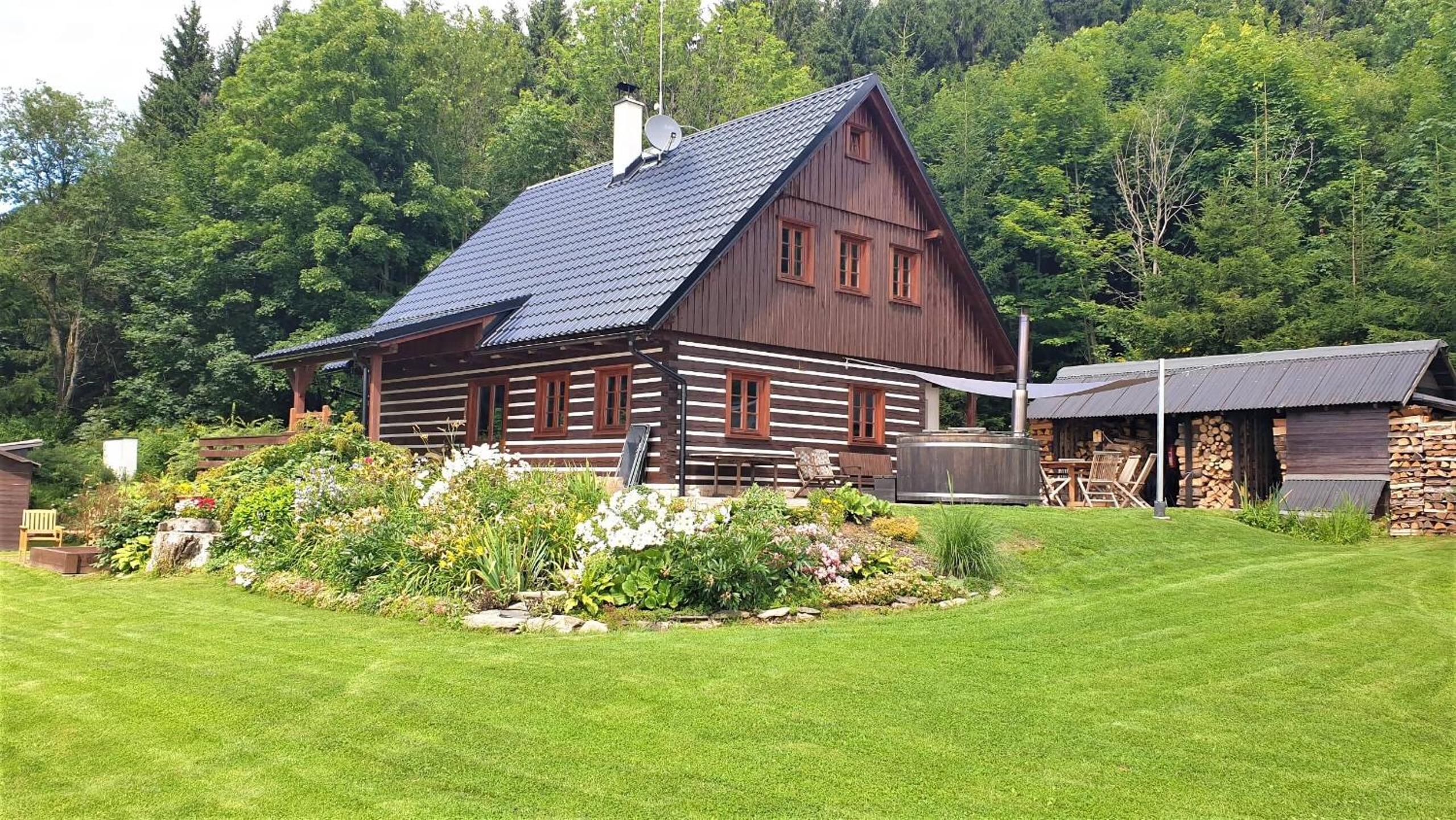 Roubenka pod lesem
