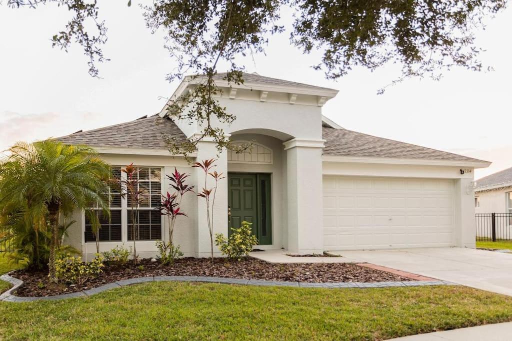 Cheerful 4 Bedroom Salt Water Heated Pool & Spa