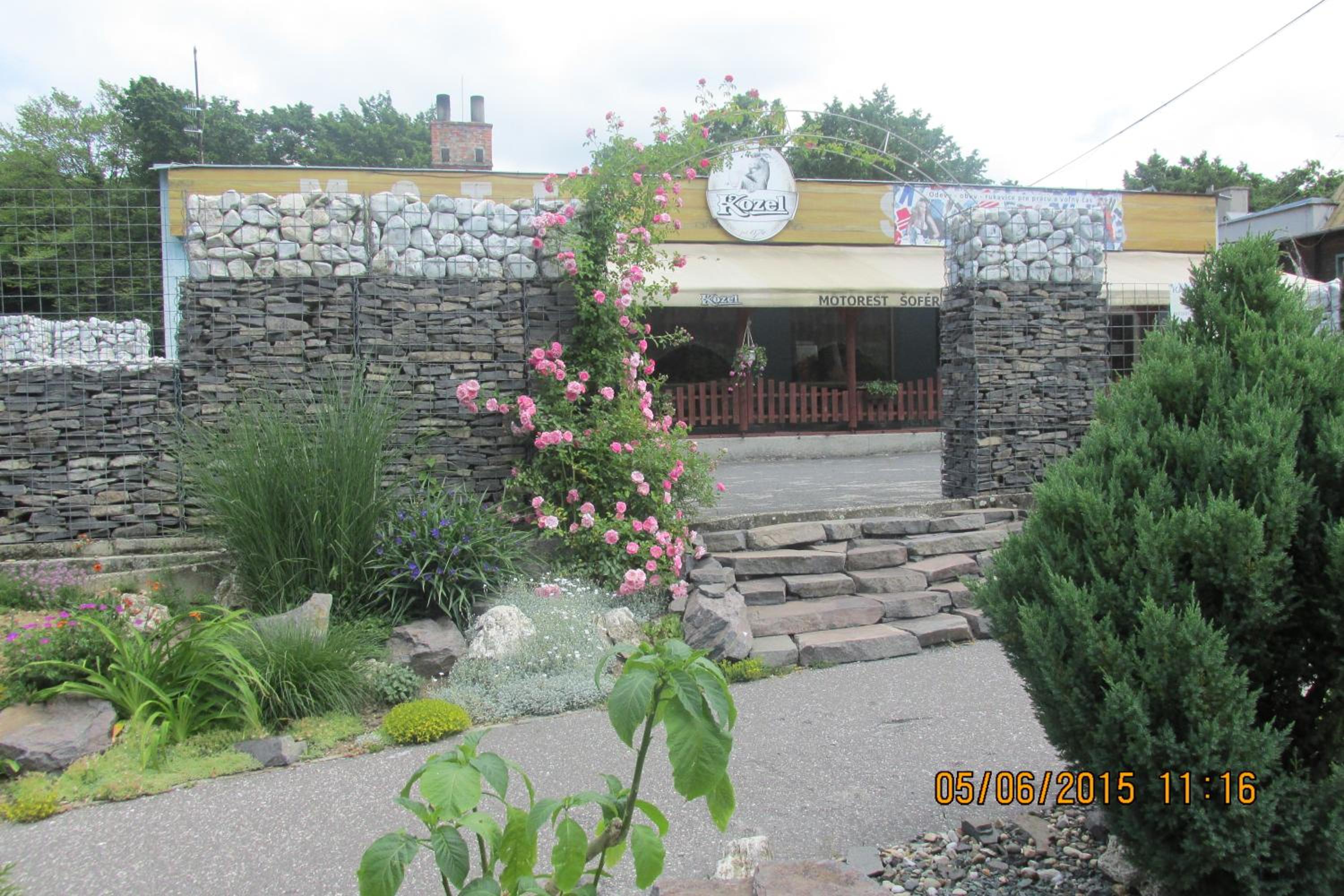 Photo 10