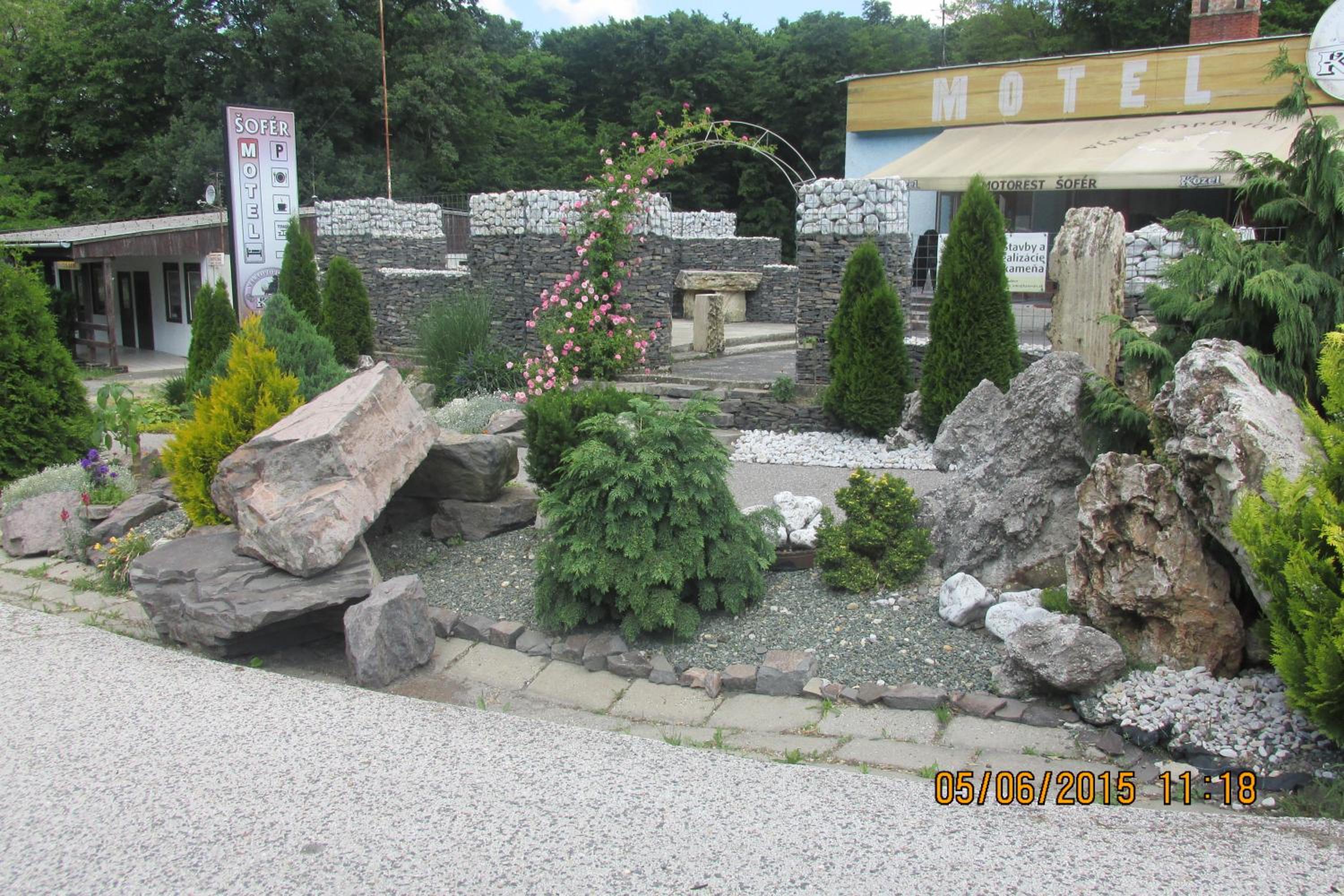 Photo 8