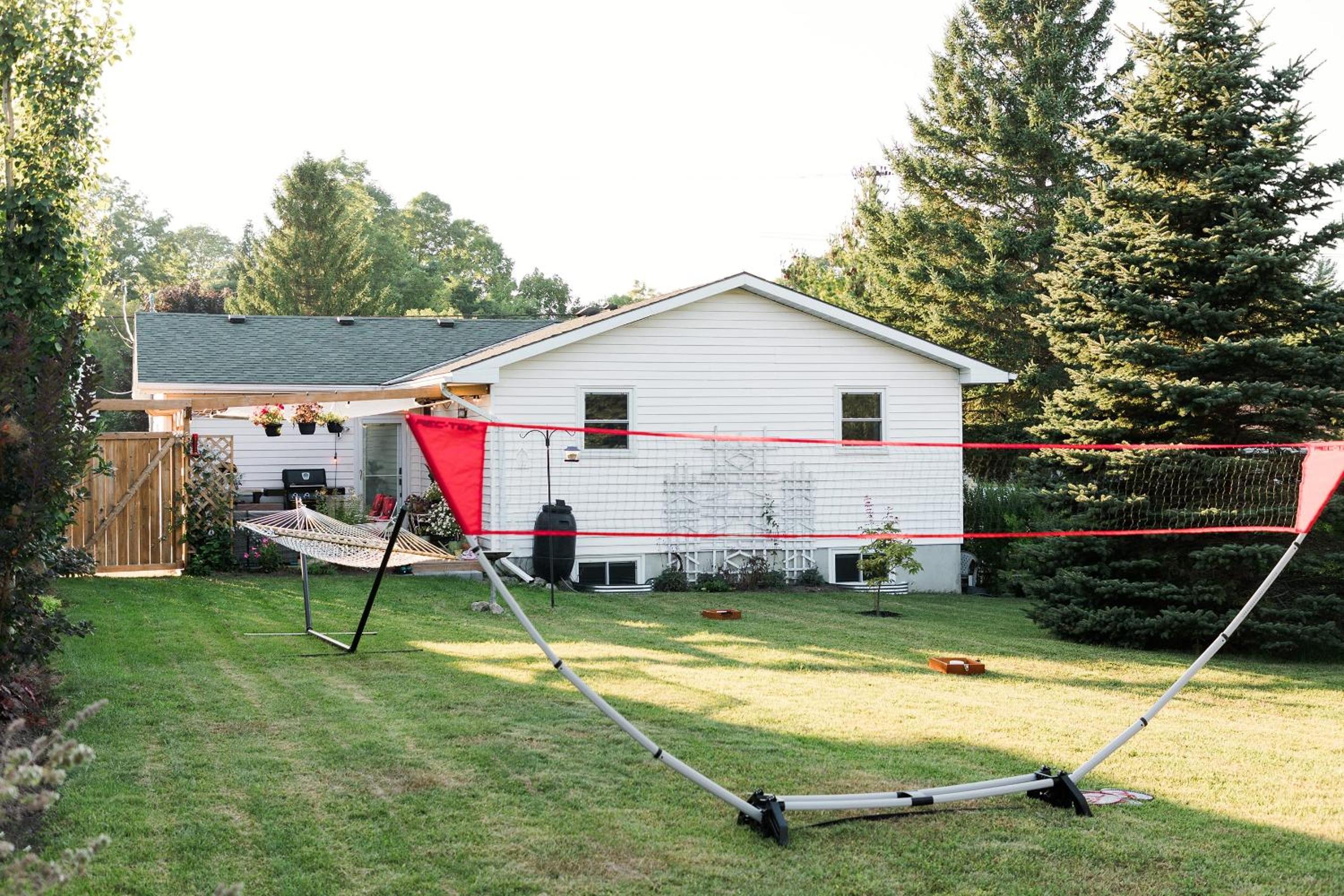 The Old Homestead - Gorgeous backyard right in The Heart of Picton
