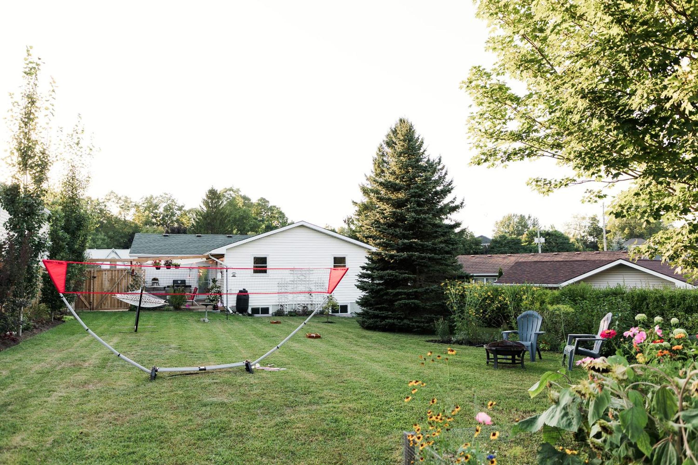 The Old Homestead - Gorgeous backyard right in The Heart of Picton