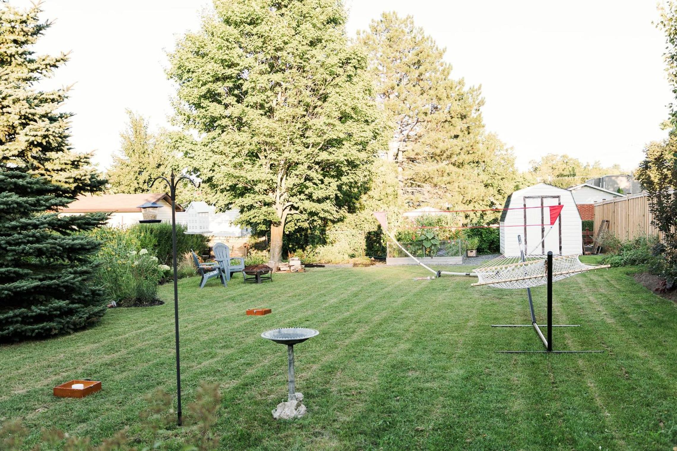 The Old Homestead - Gorgeous backyard right in The Heart of Picton