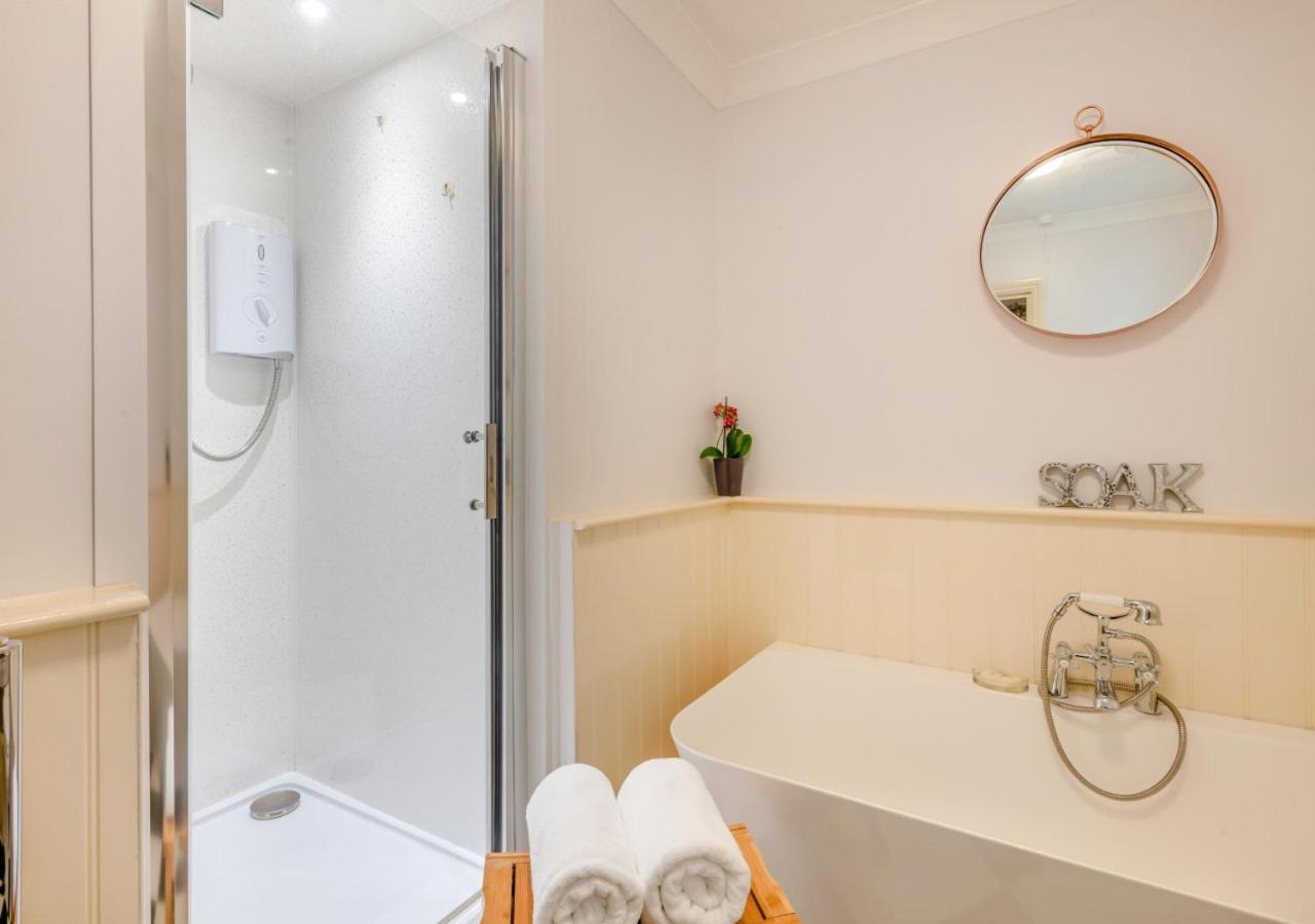 1 Bed in Overstrand oc-1866