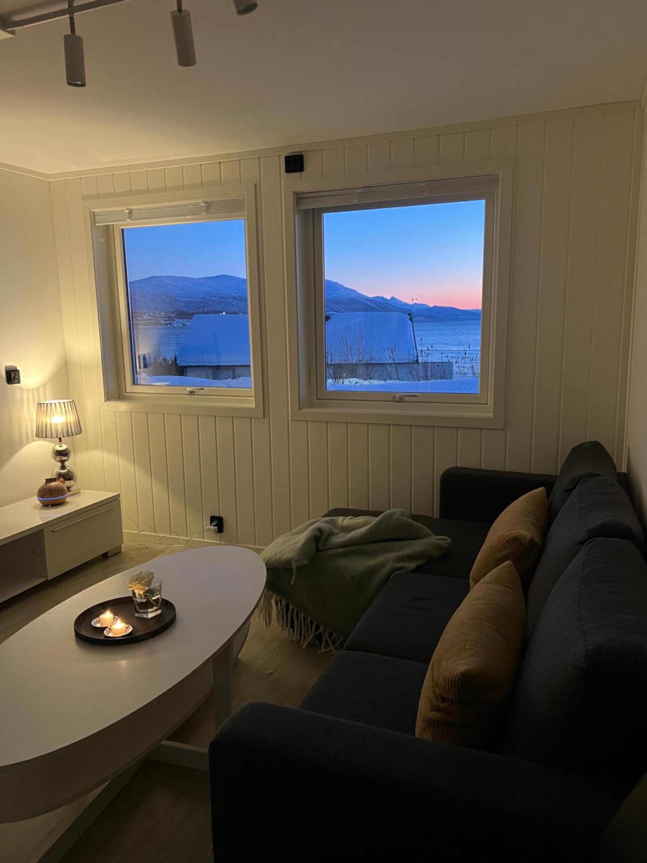 Modern Apartment in Scenic Kvaløya Amazing view view 3