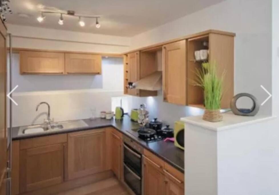 Detached Pet Friendly Cottage, 2 parking spaces view 4