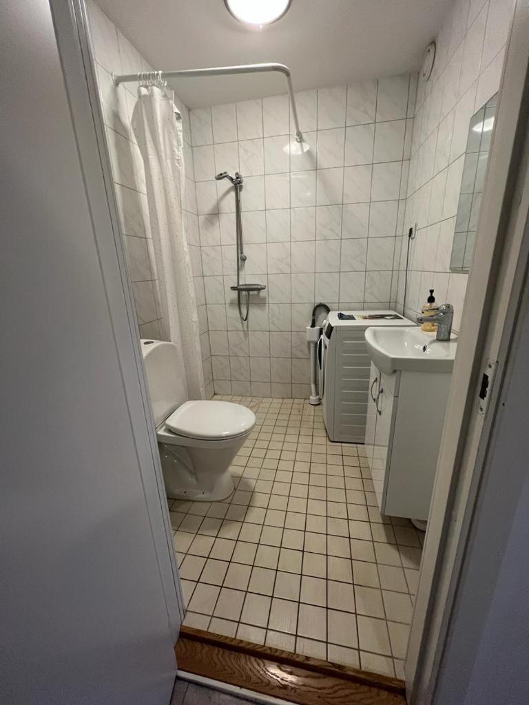 New Two Bedroom Apartment Close To Beach view 3