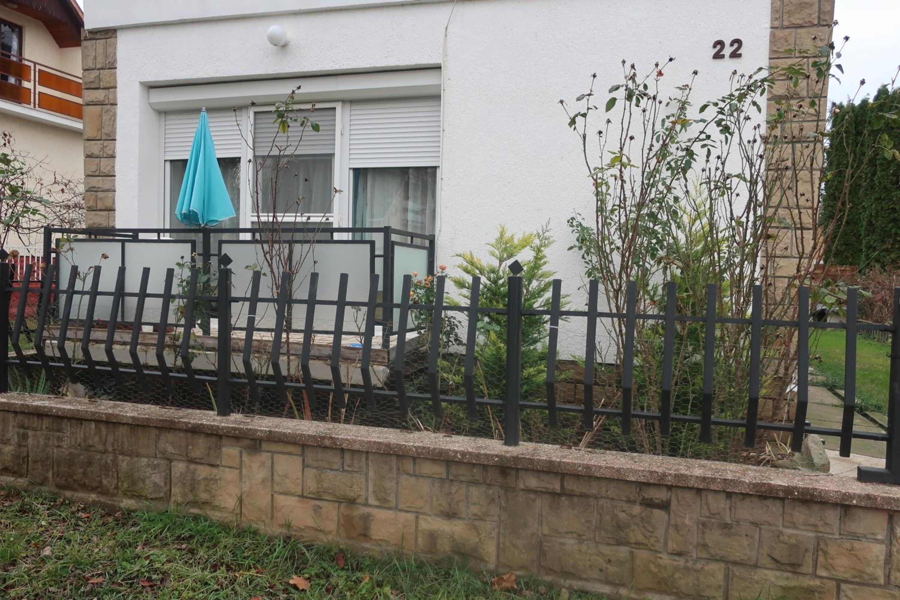 Photo 12