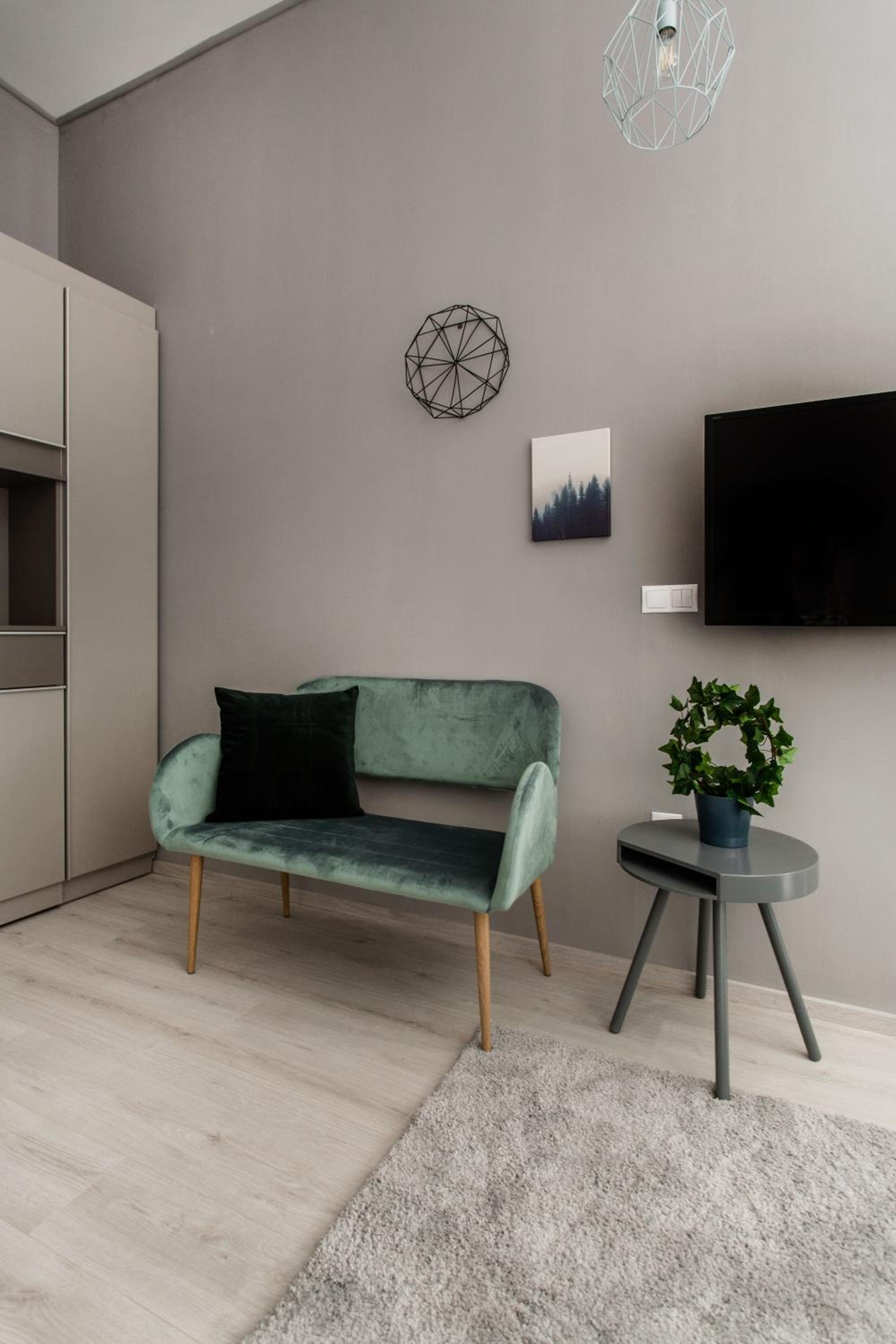 Elegant Duplex Near City Greenery view 5
