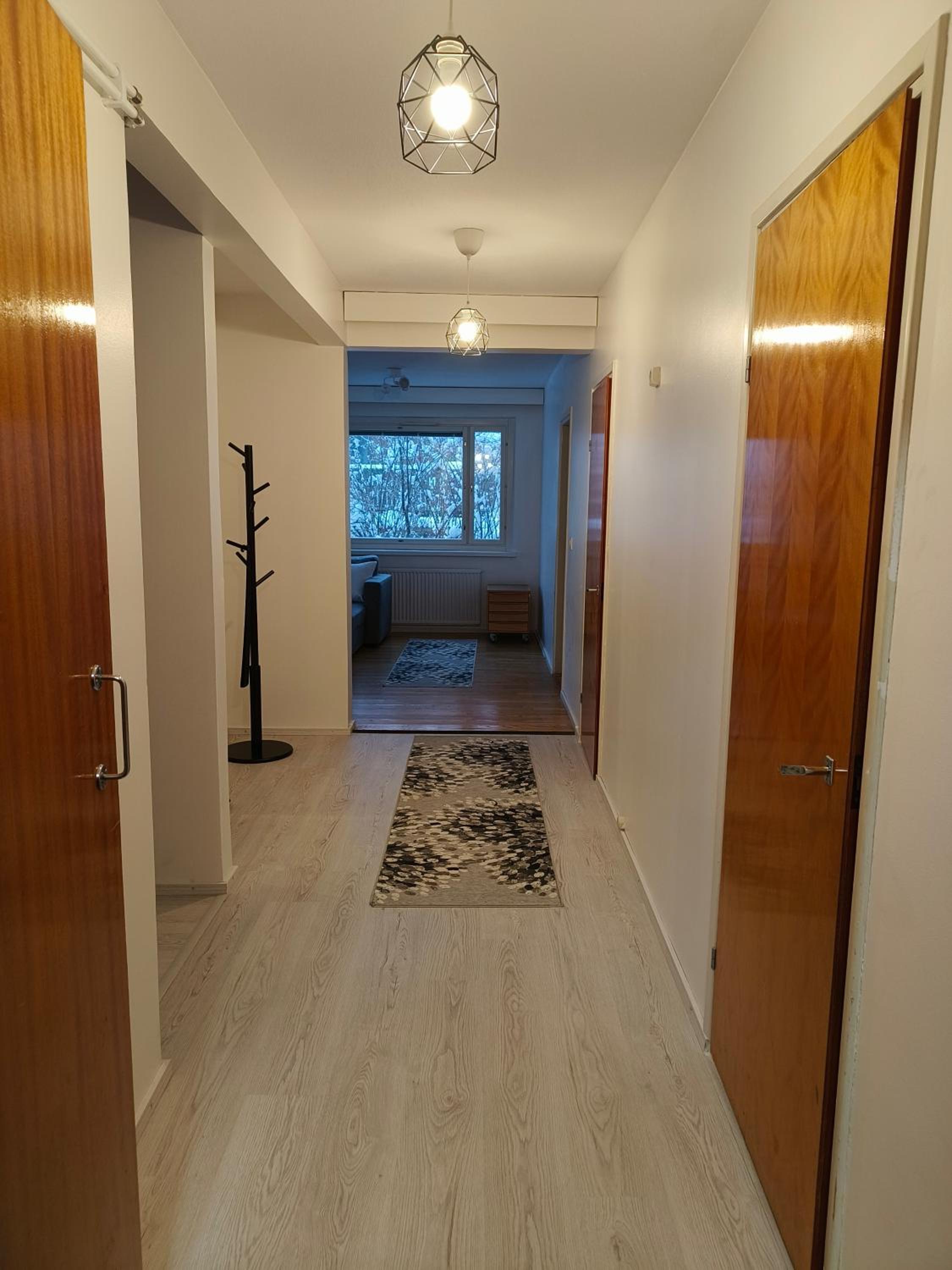 Suuri huoneisto isommalle ryhmälle / Large apartment for bigger group