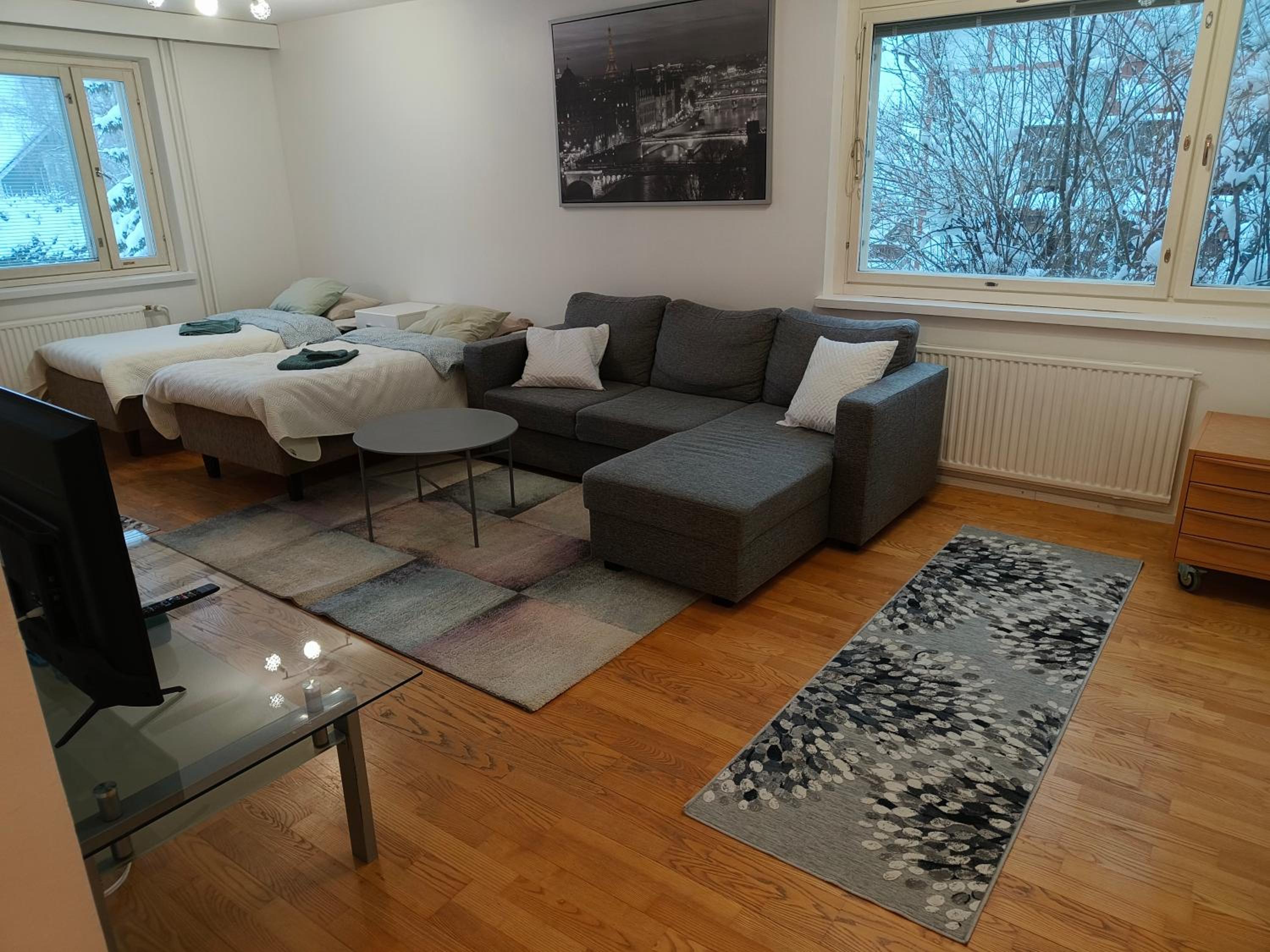 Suuri huoneisto isommalle ryhmälle / Large apartment for bigger group