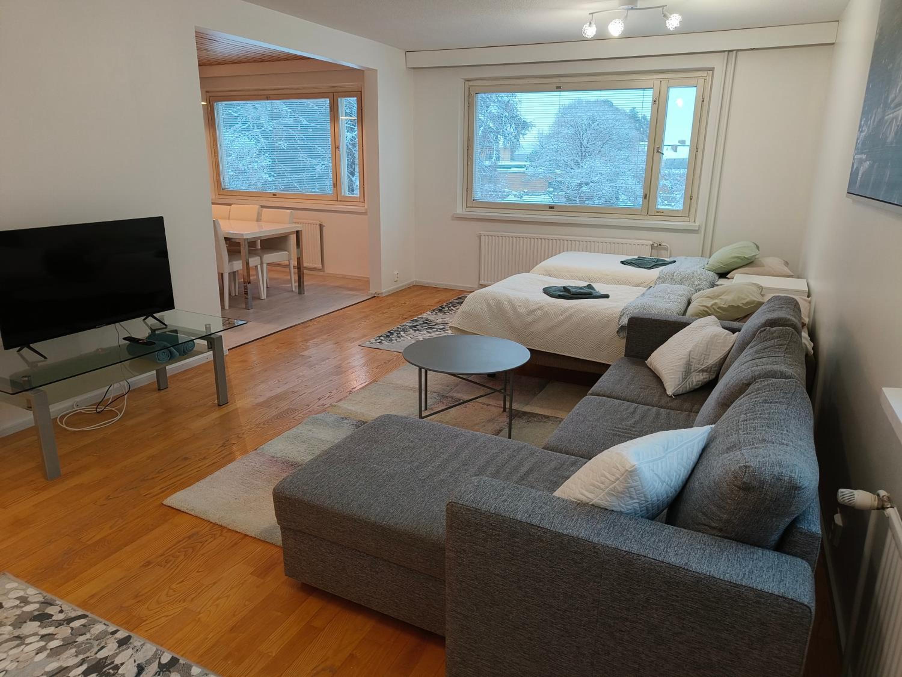 Suuri huoneisto isommalle ryhmälle / Large apartment for bigger group