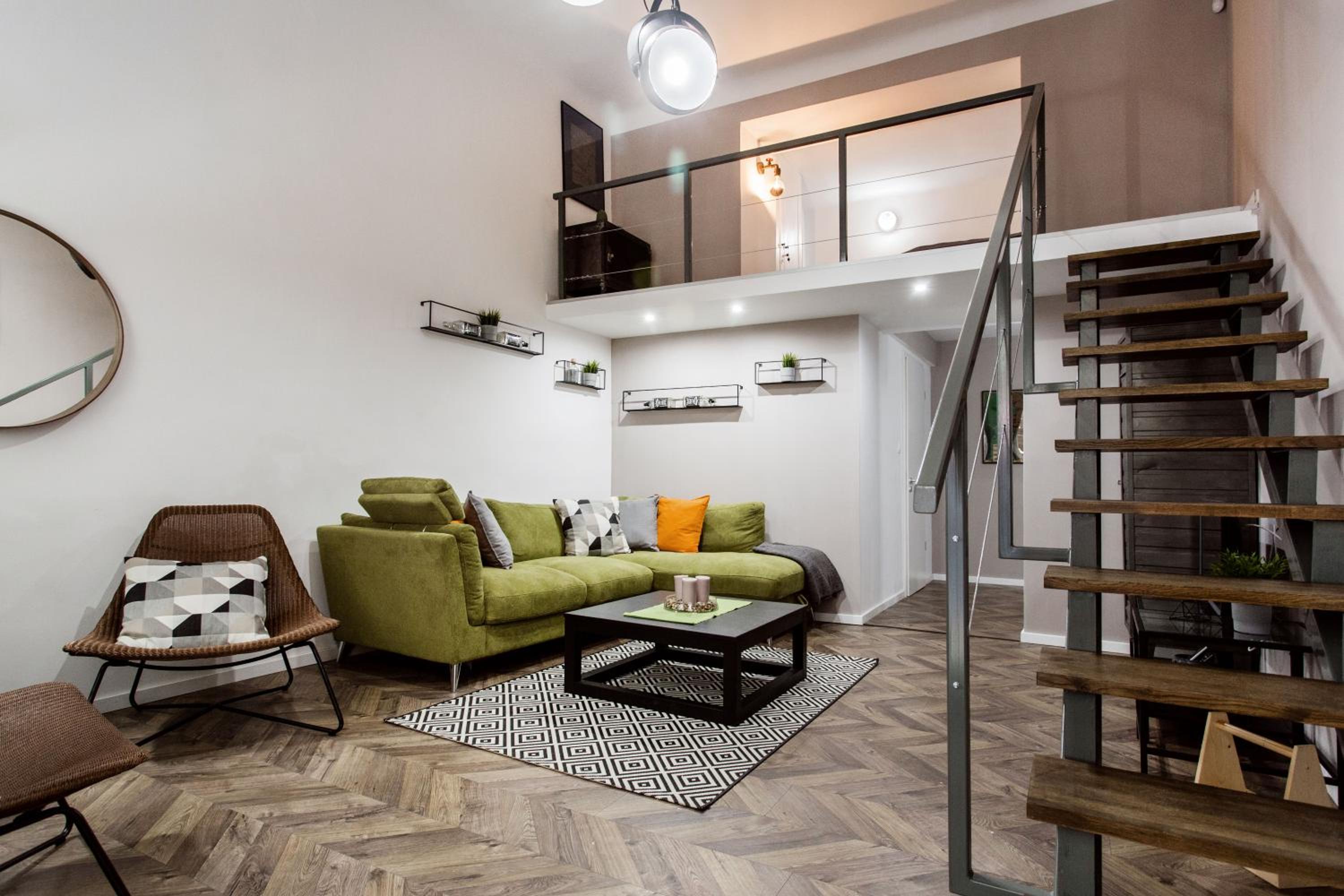 Walk to Nightlife from Elegant and Quiet Apartment view 4