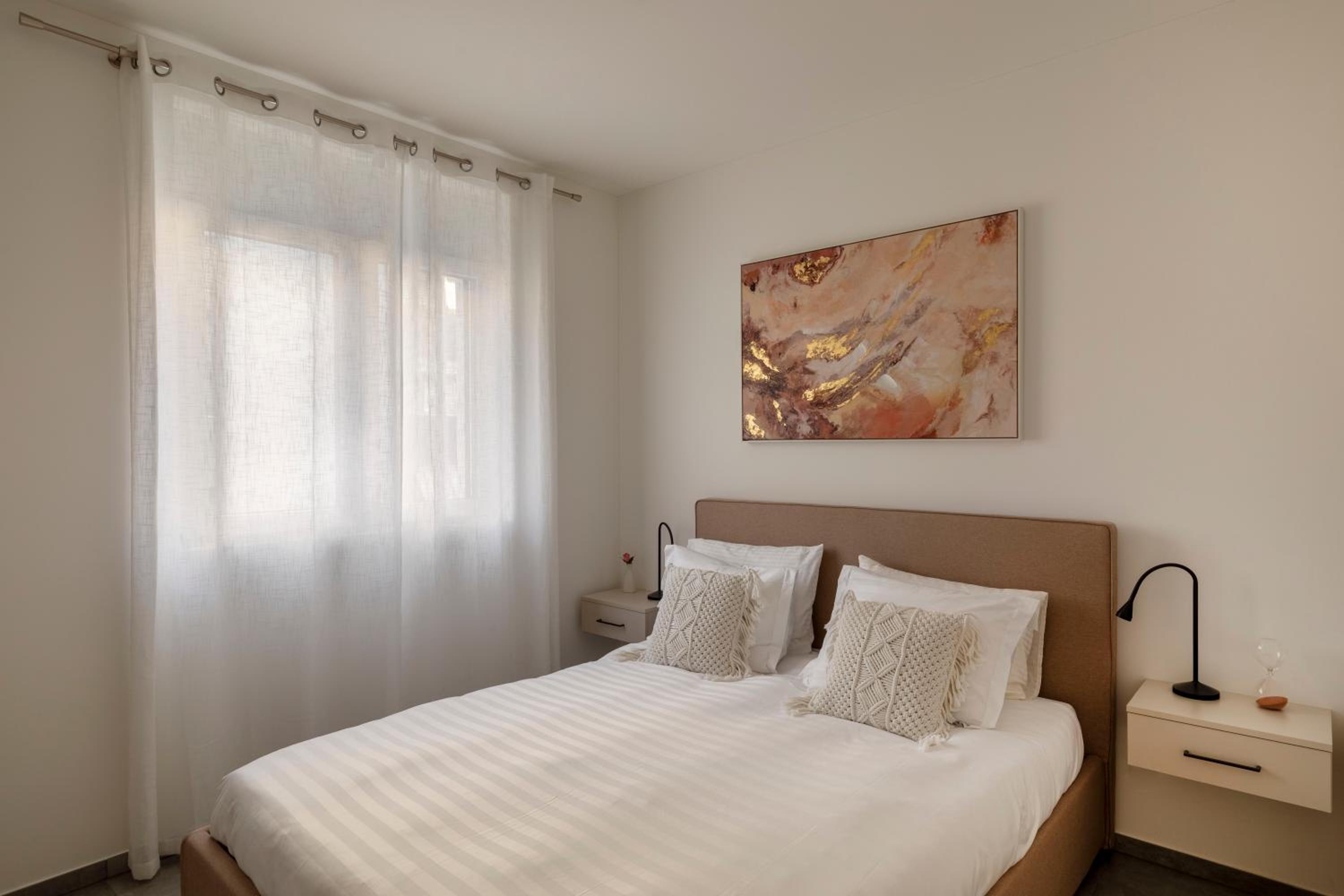 Lugano Superior Suites - Free Parking