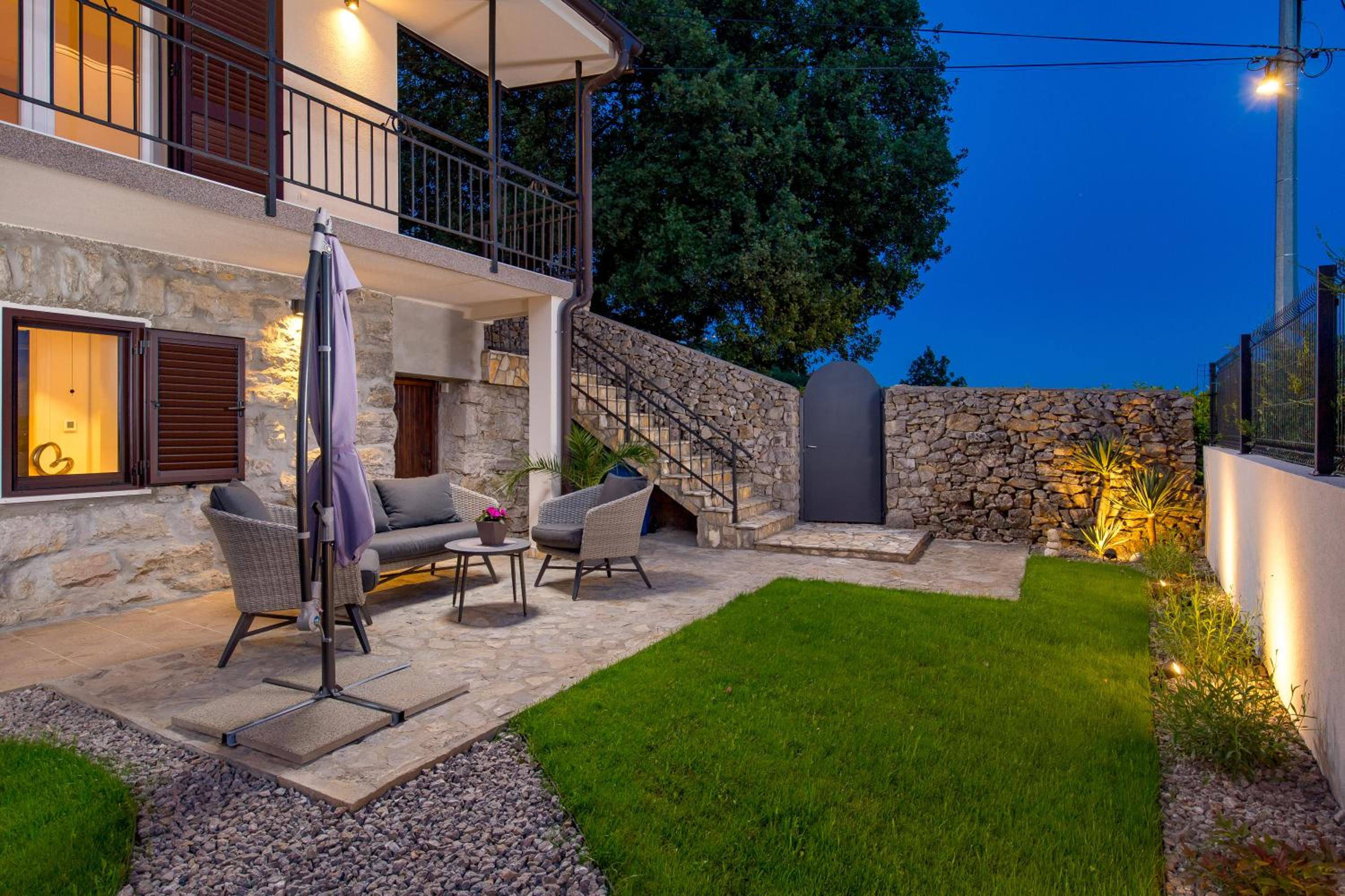 SROK luxury apartment with pool view 2