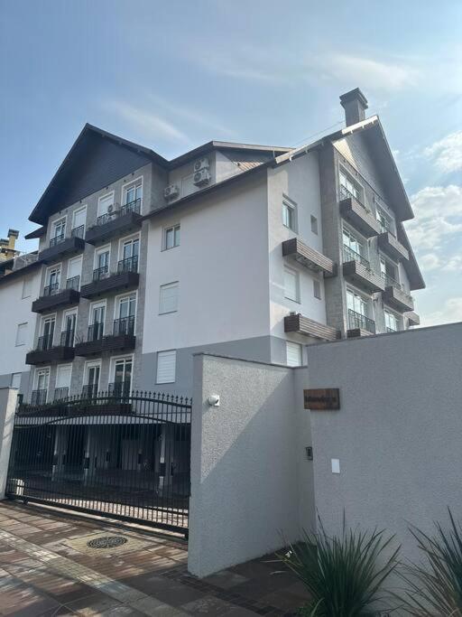 Apartamento Luxuoso de 1/4 em Gramado-RS