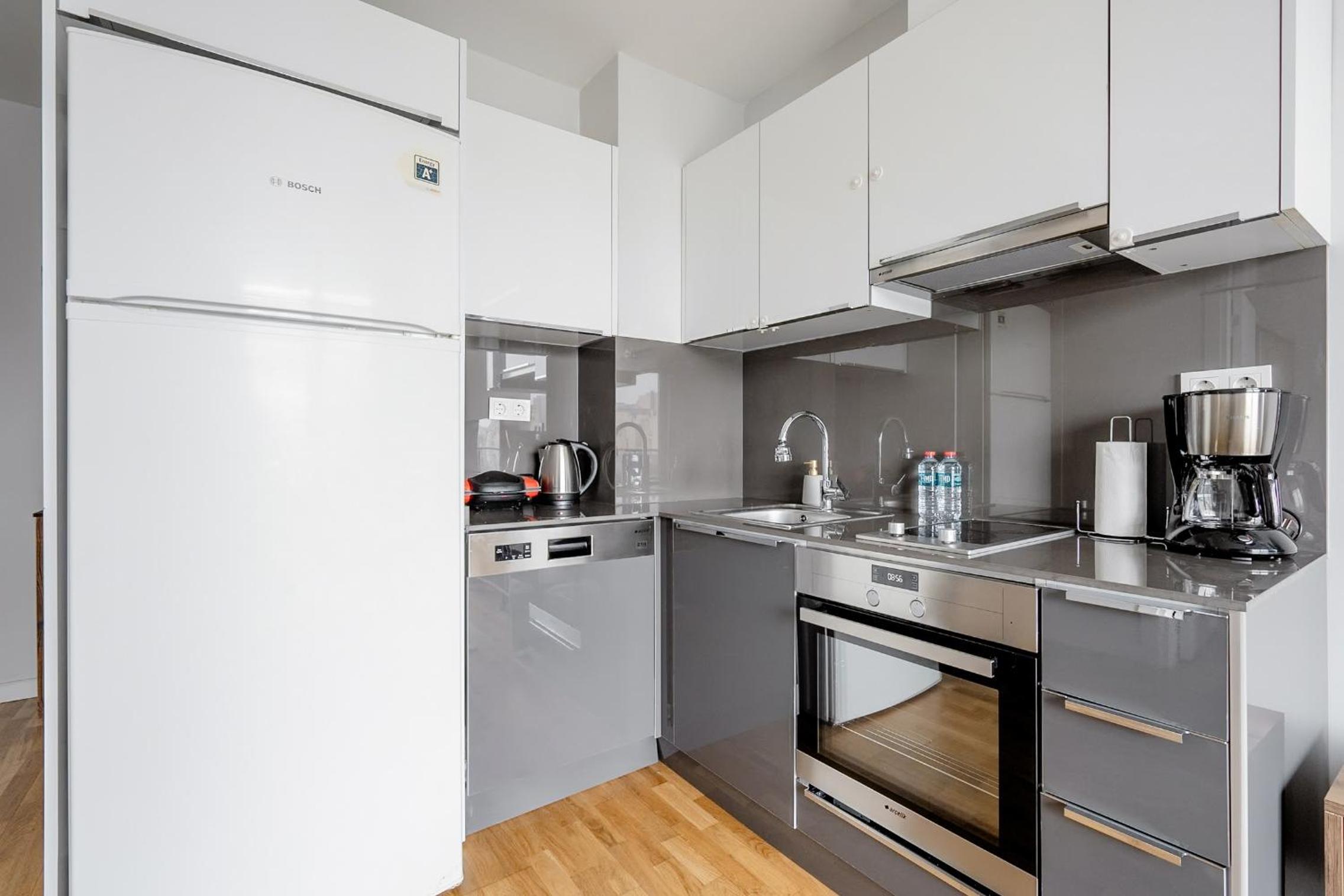 Seba Suites with Fitness And Pool