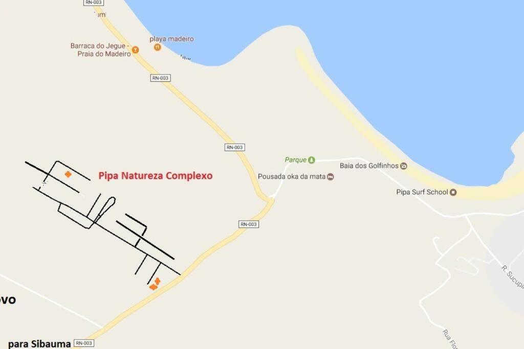 Casa vermelha - Condomínio fechado