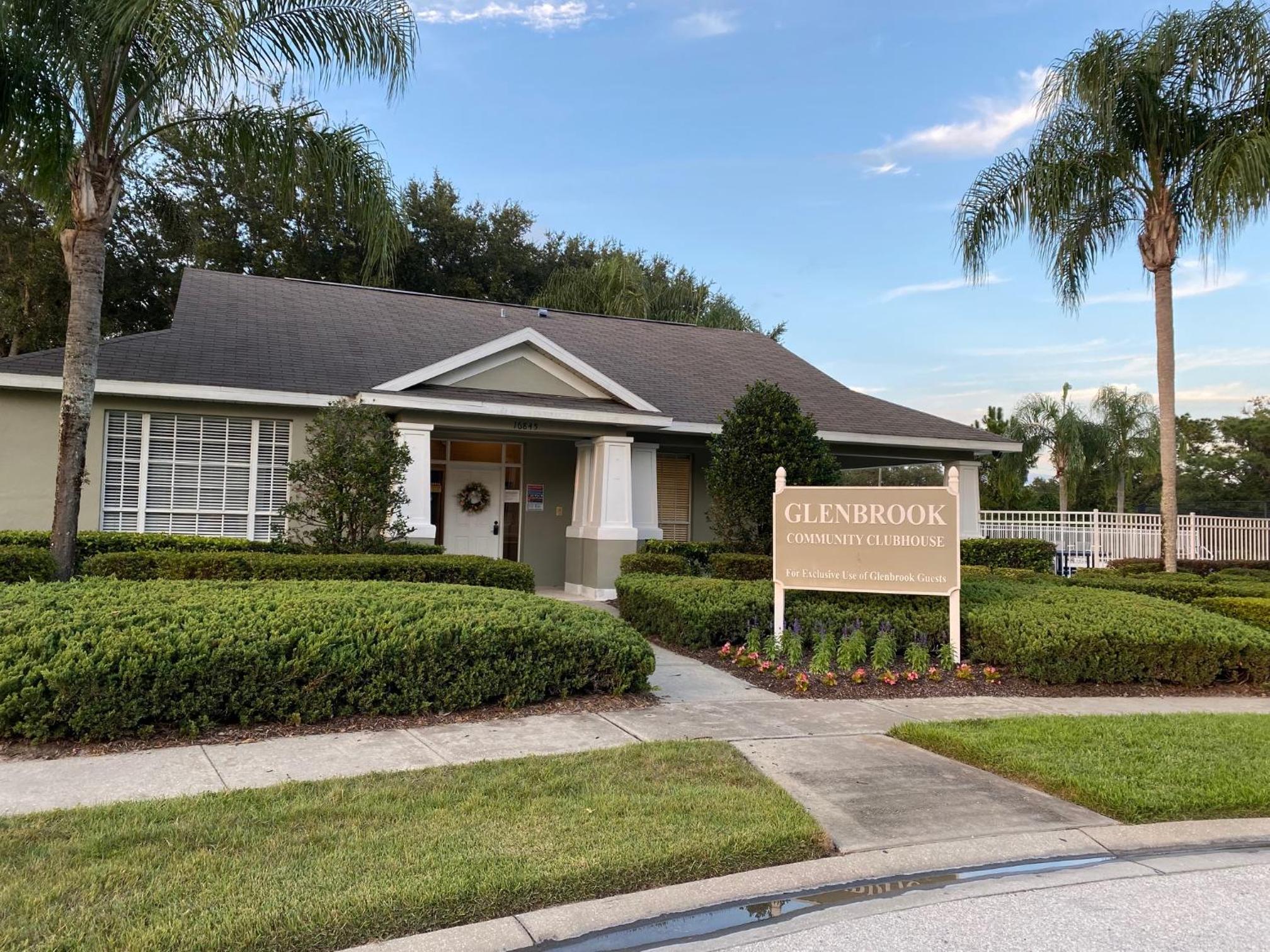 Glen Brook 4Bedrooms/3baths W Private Pool and Spa