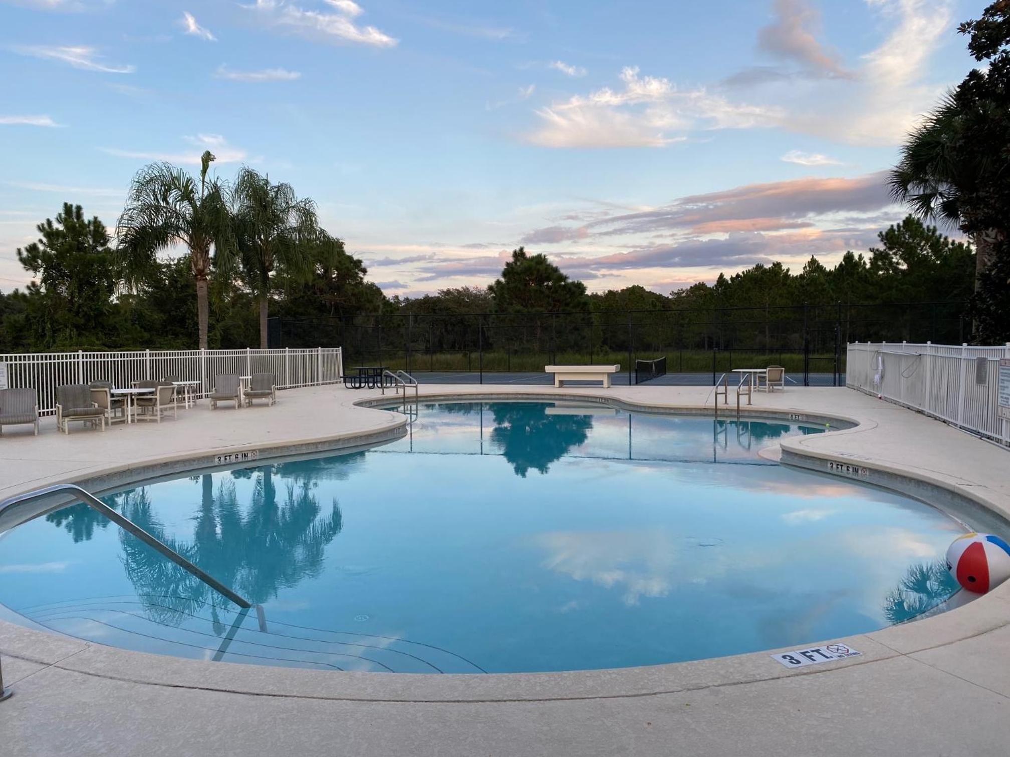 Glen Brook 4Bedrooms/3baths W Private Pool and Spa