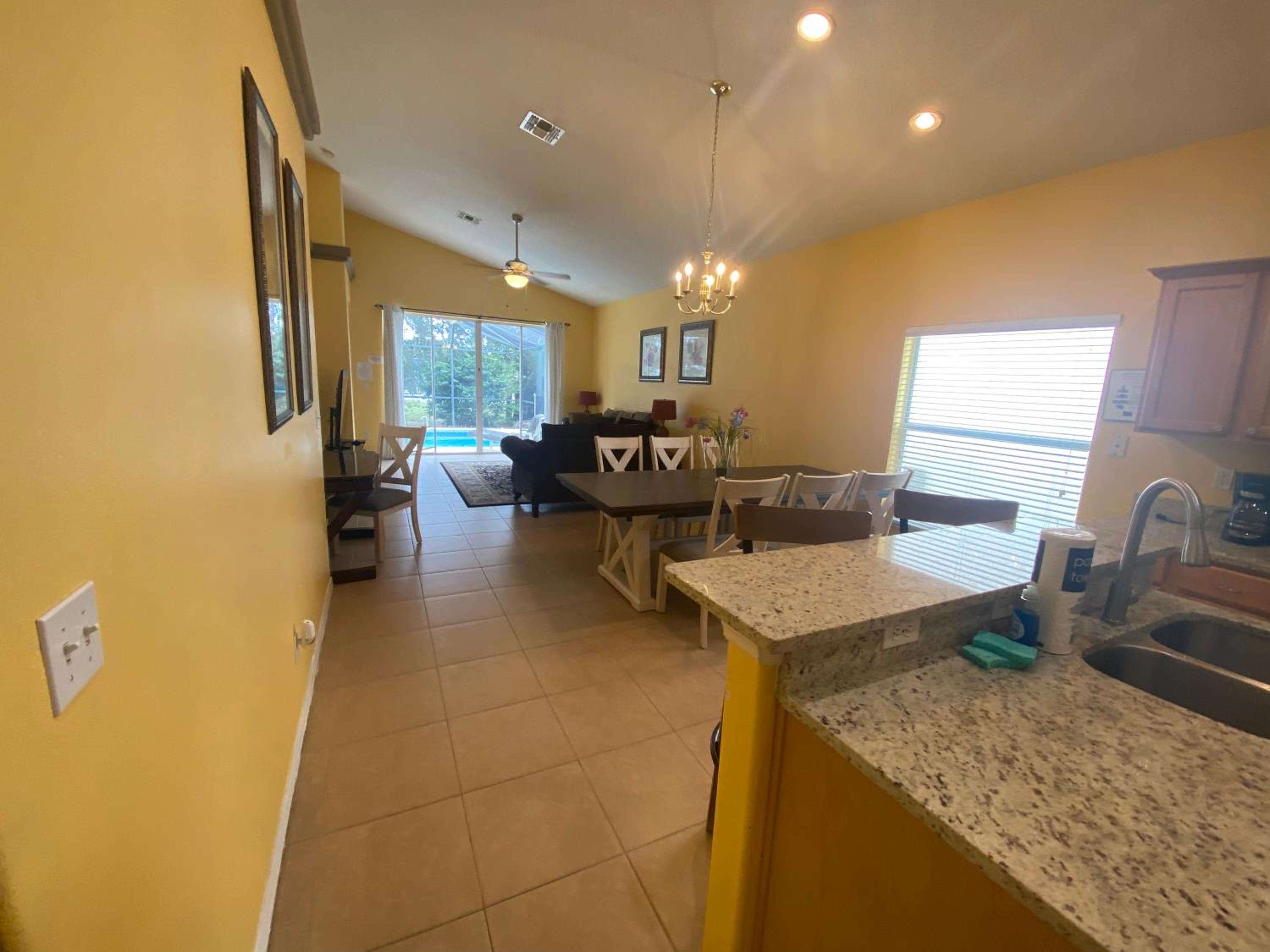 Glen Brook 4Bedrooms/3baths W Private Pool and Spa