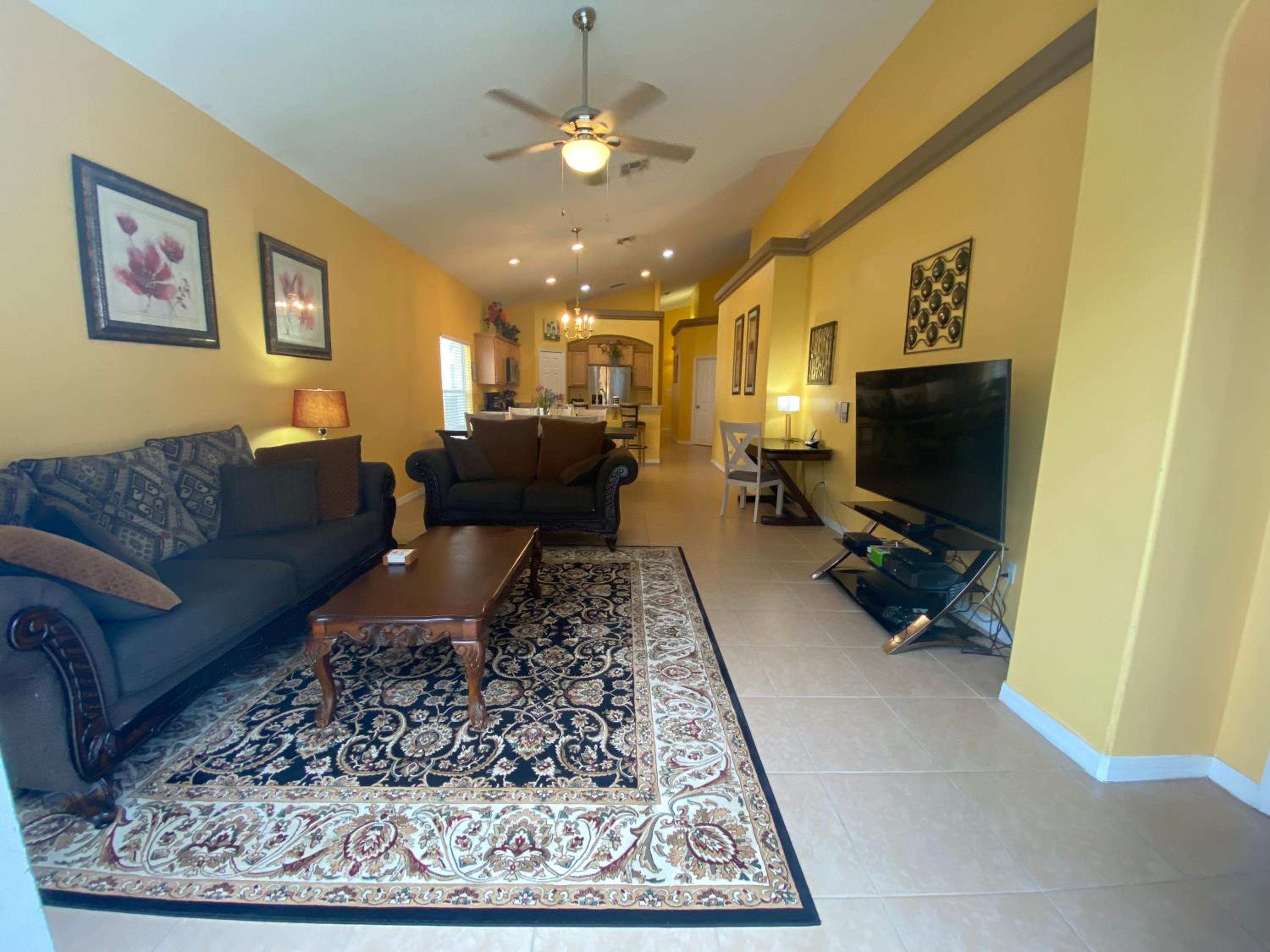 Glen Brook 4Bedrooms/3baths W Private Pool and Spa