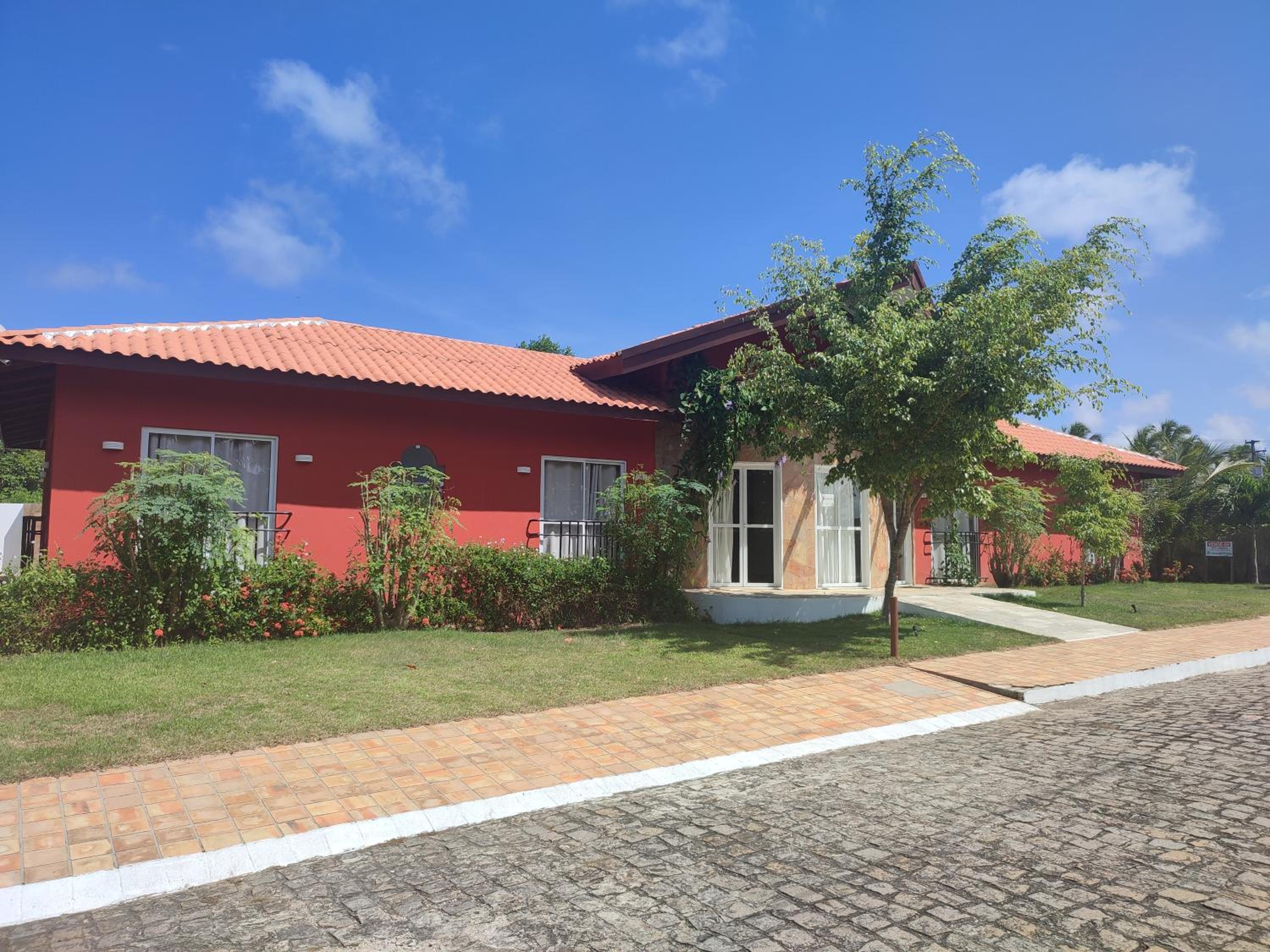 Casa vermelha - Condomínio fechado