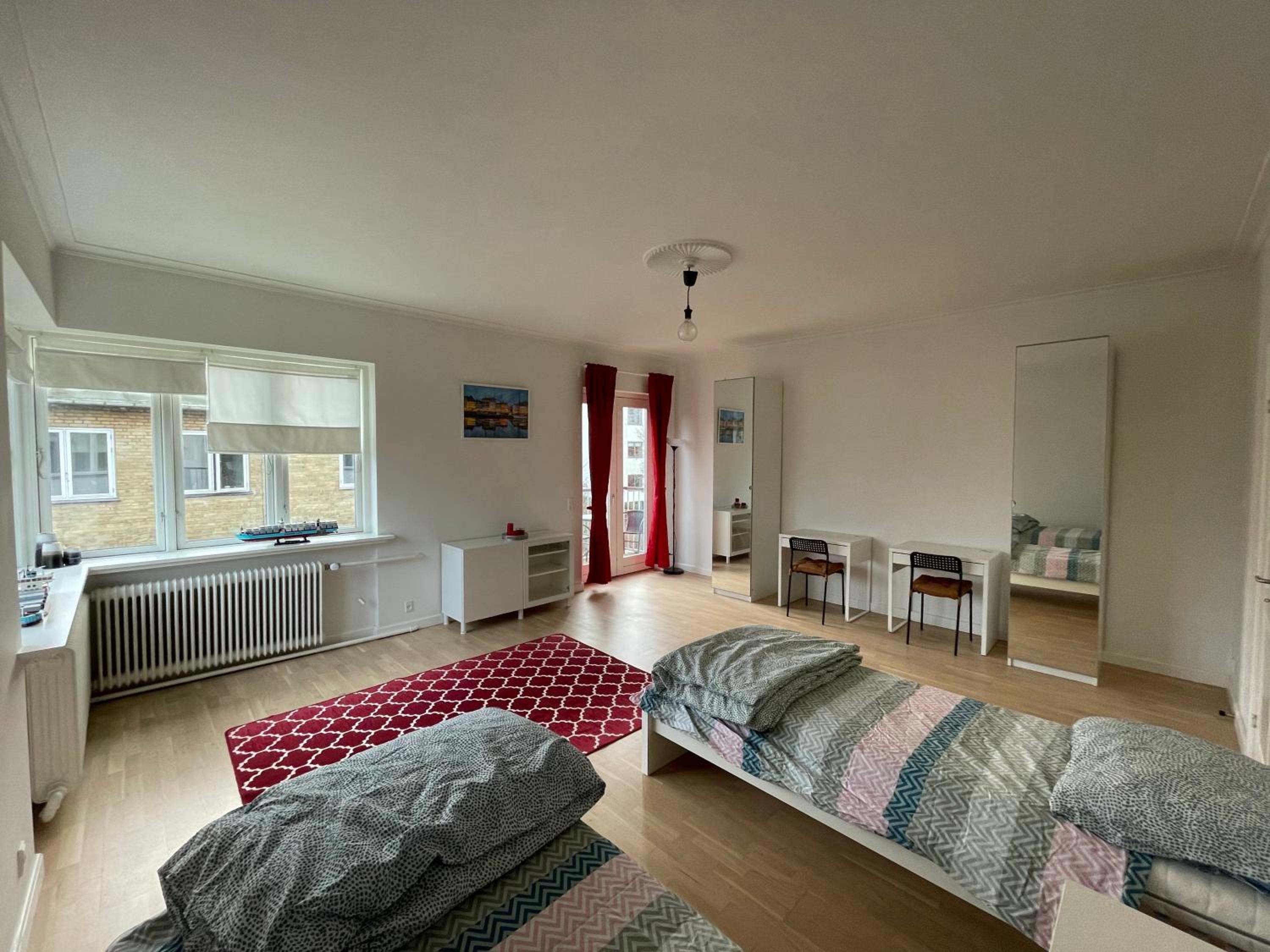 Spacious room in shared accommodation