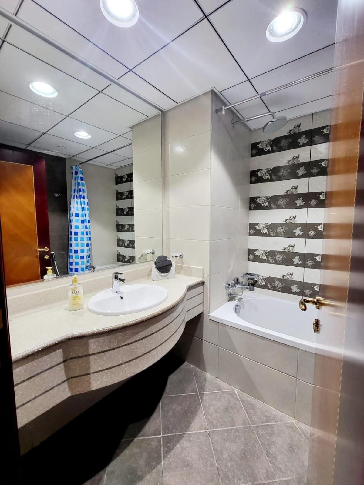 Beachfront Holiday Homes - Image 5