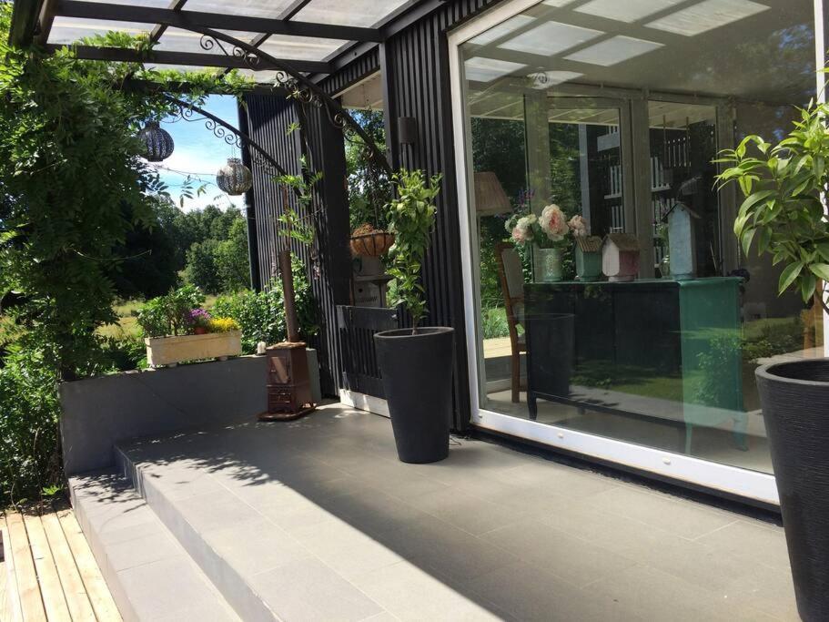 Para dos matrimonios con piscina, parrilla y fogón