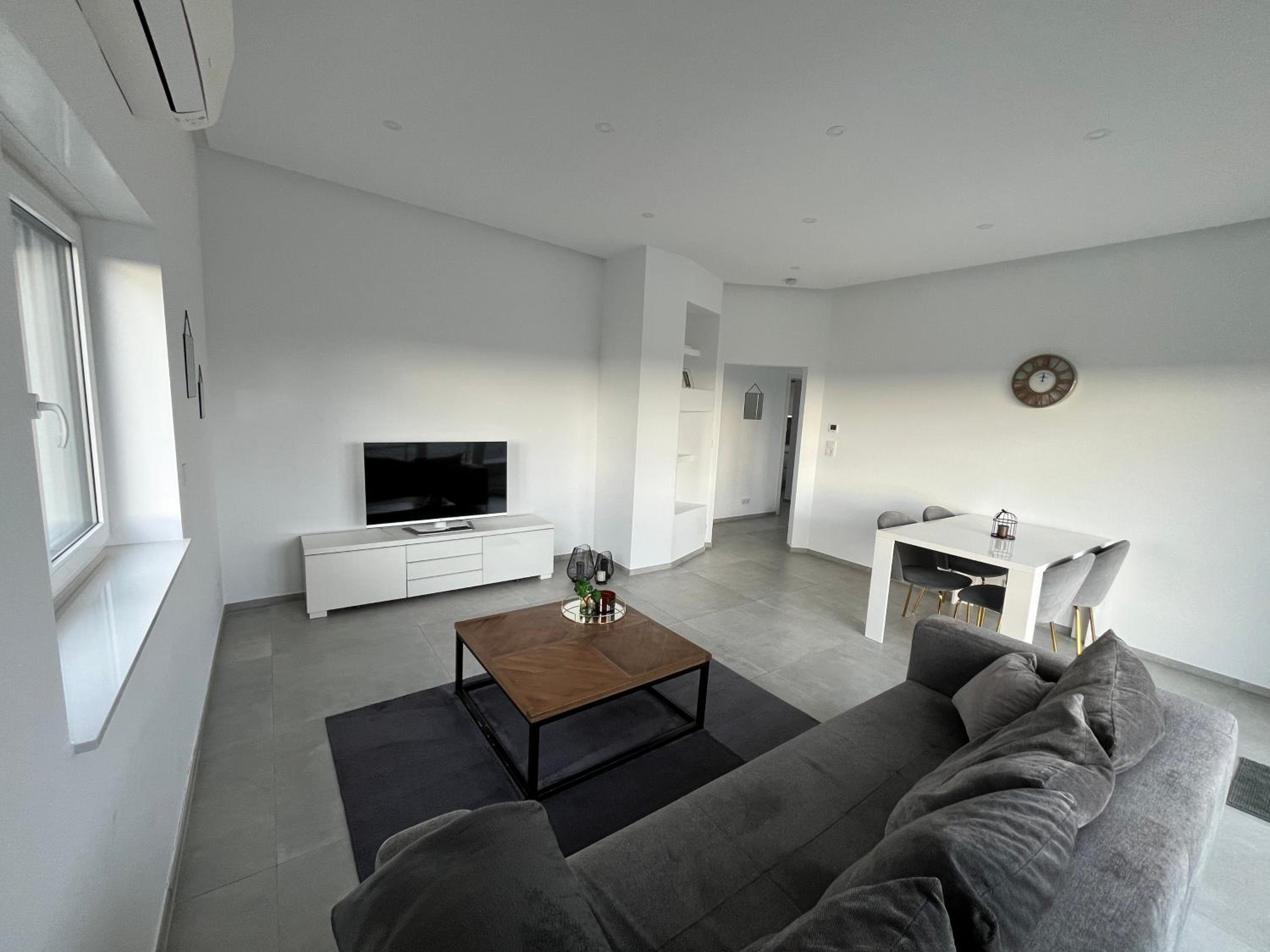 Neubau Penthouse - mit schöner Aussicht - 15min von Köln view 5