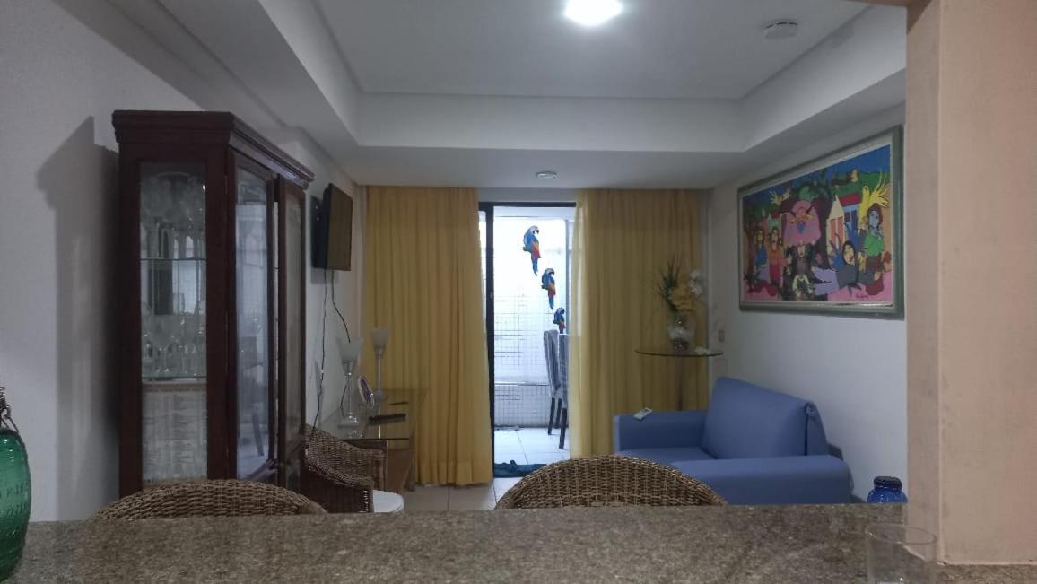 Flat mobiliado, beira mar na melhor localização da Praia do Cabo Branco - João Pessoa PB