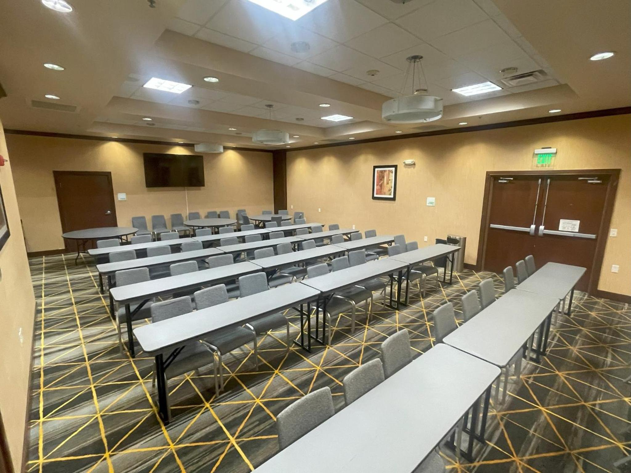 Jacksonville Vacations - Holiday Inn Jackson NW - Airport Road, an IHG Hotel - Property Image 2